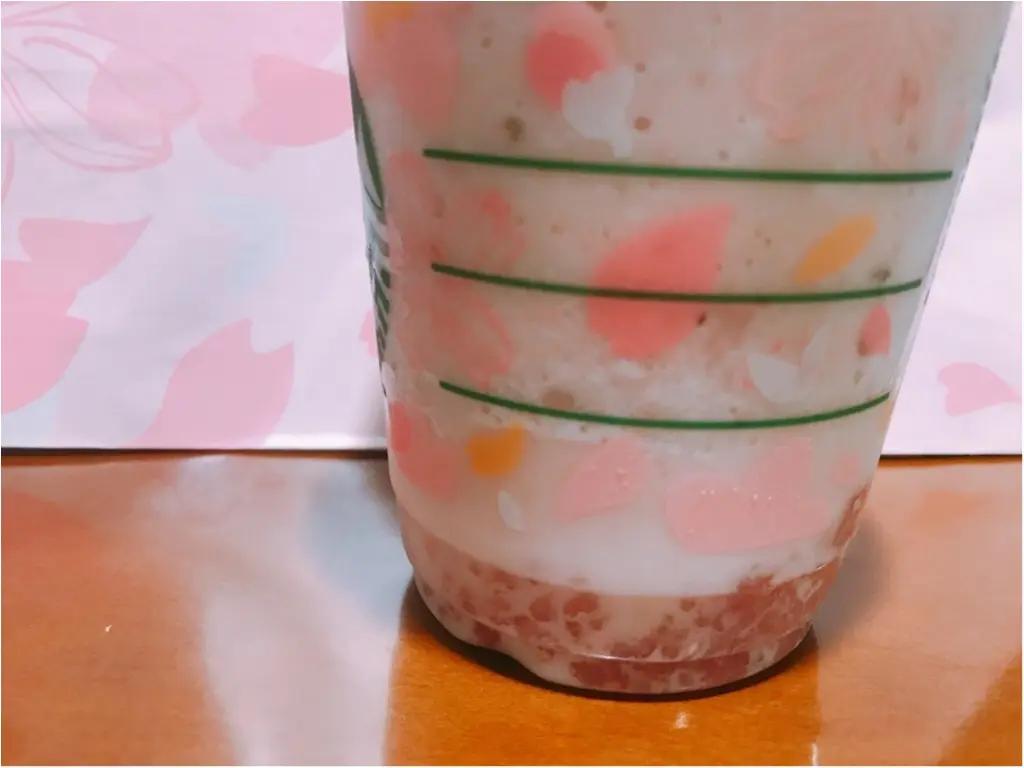 【スタバ】に一足早く春到来❤︎まるで飲む桜もち!もちもちソースが絶品の《さくら ストロベリー ピンク もち フラペチーノ》♡♡_4
