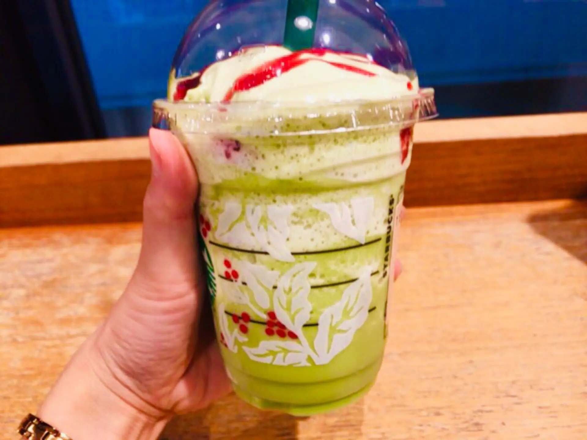 【スタバ】まるでクリスマスツリー★ホリデーシーズン第3弾は《ピスタチオ×ラズベリー》_4