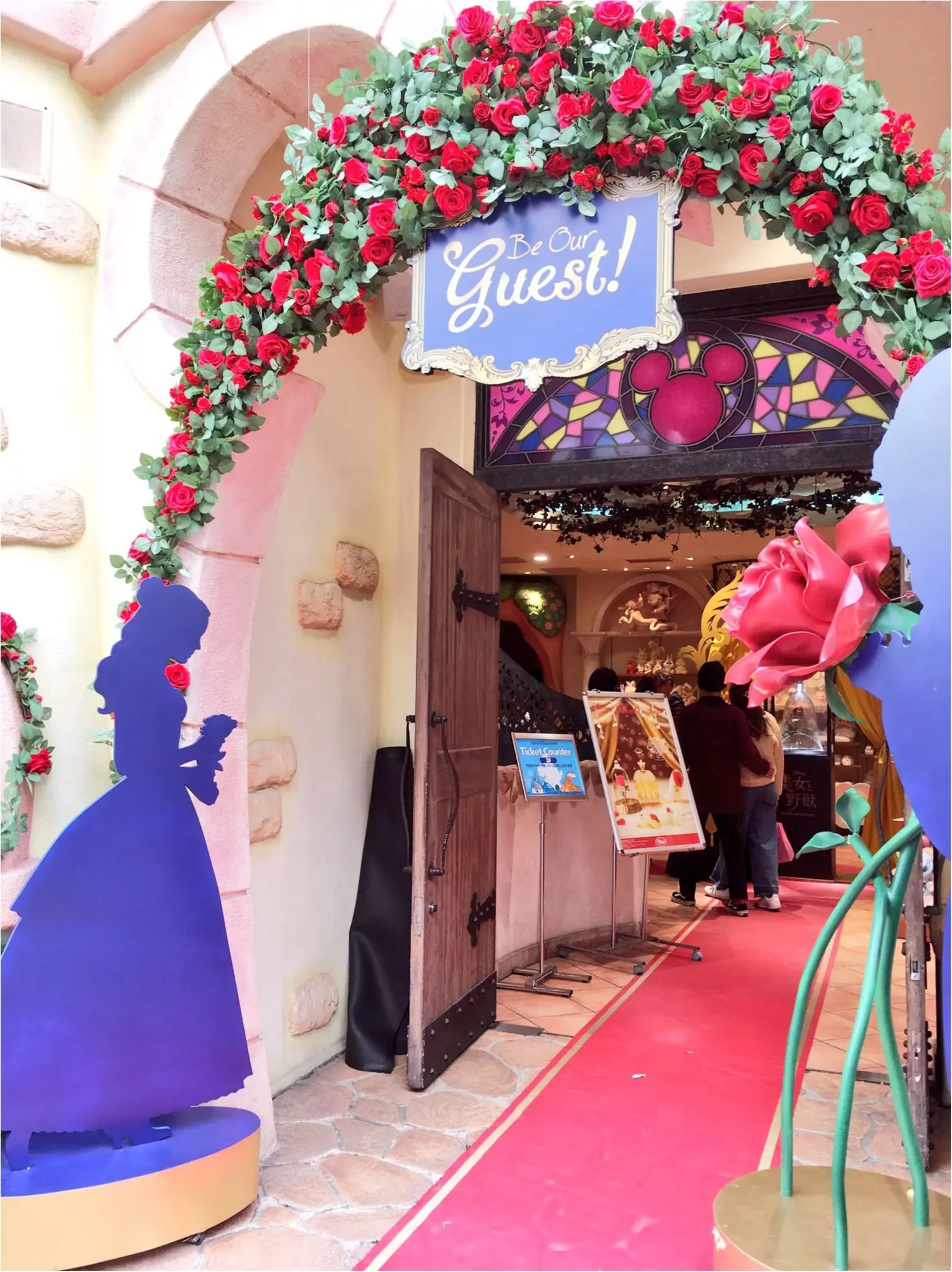 ♡Be Our Guest♡まるで舞踏会に招待されたみたい!渋谷ディズニーストアの『美女と野獣』デコレーションをご紹介(﹡´◡`﹡ )_2