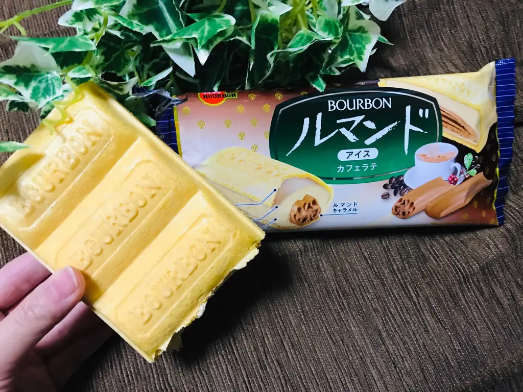 【コンビニアイス】一足早く関東に登場!あの《ルマンドアイス》にカフェラテ味が♡_2