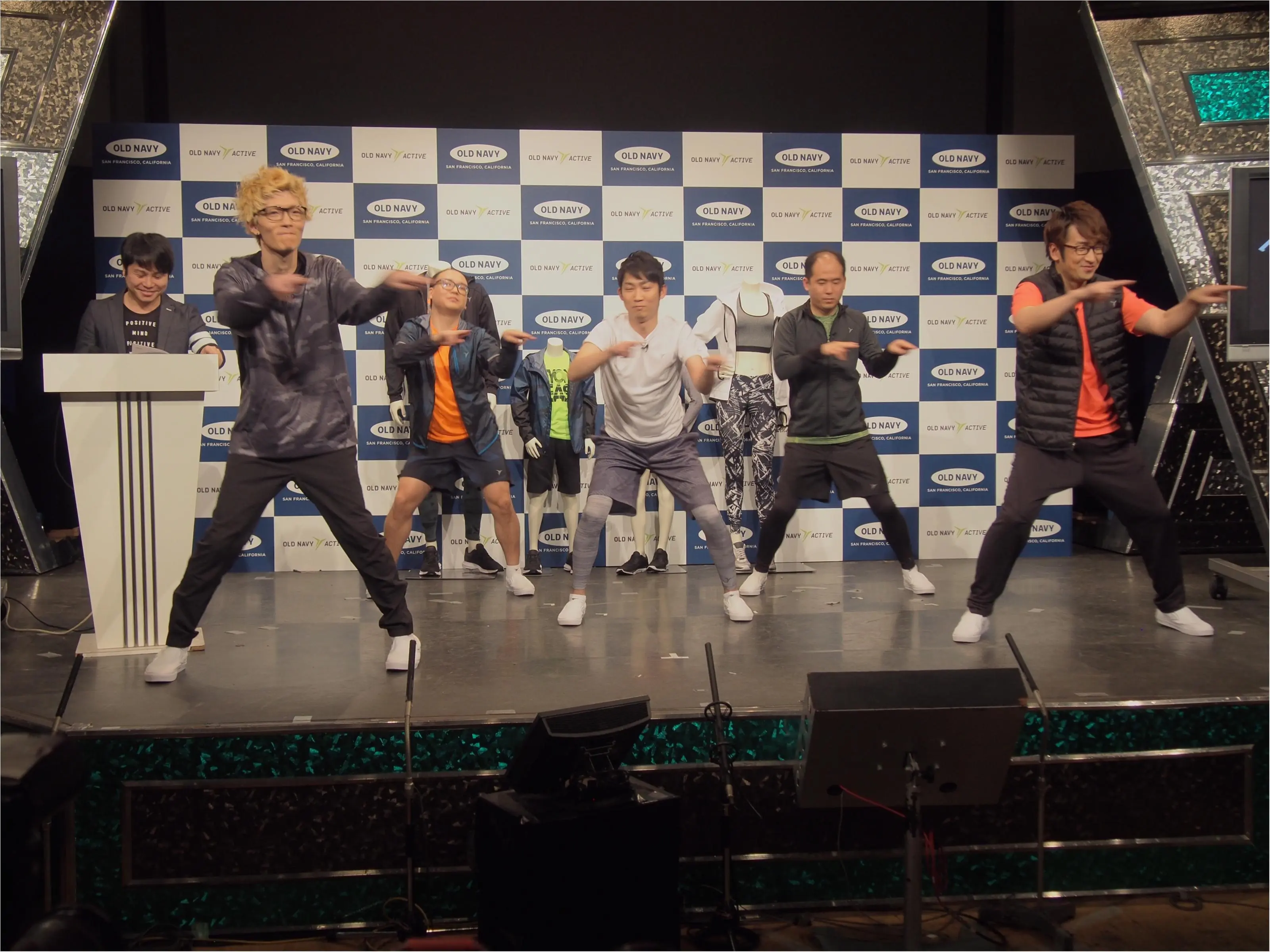 エグスプロージョン&トレンディエンジェルがダンスで魅せる! 『OLD NAVY』アクティブウェアが日本初上陸☆_4