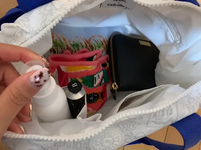 使いやすくてデザインも可愛い!【キプリング×キース・ヘリングのnewbag!】_4