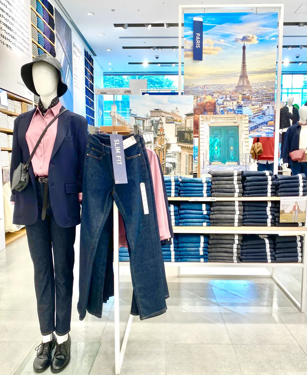 ユニクロ銀座店12階ジーンズフロアの、パリをイメージした空間