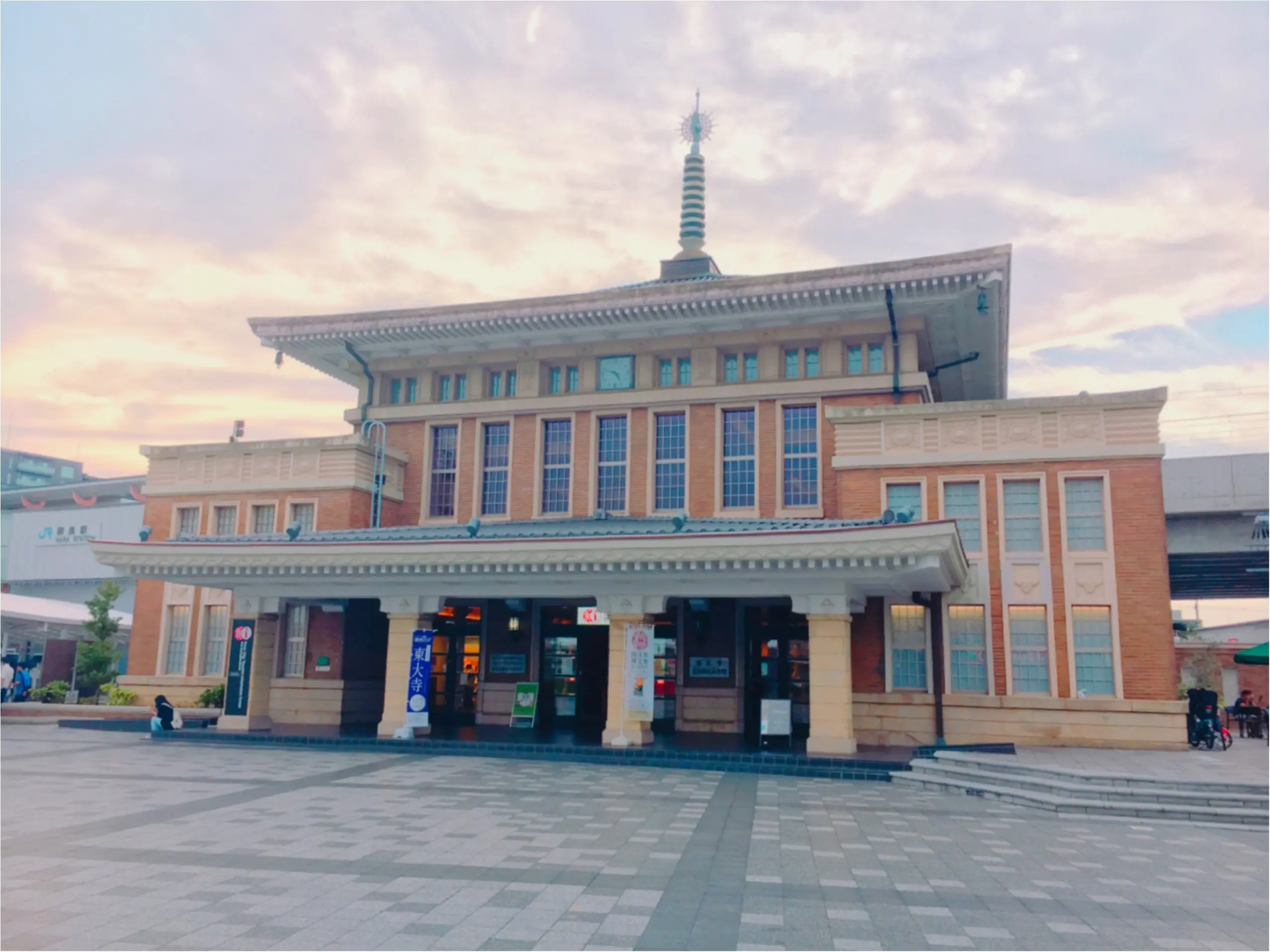 ご当地more 奈良駅のスタバは旧 レトロ感もあって雰囲気最高 奈良観光の時はチェックすべし Moreインフルエンサーズブログ Daily More