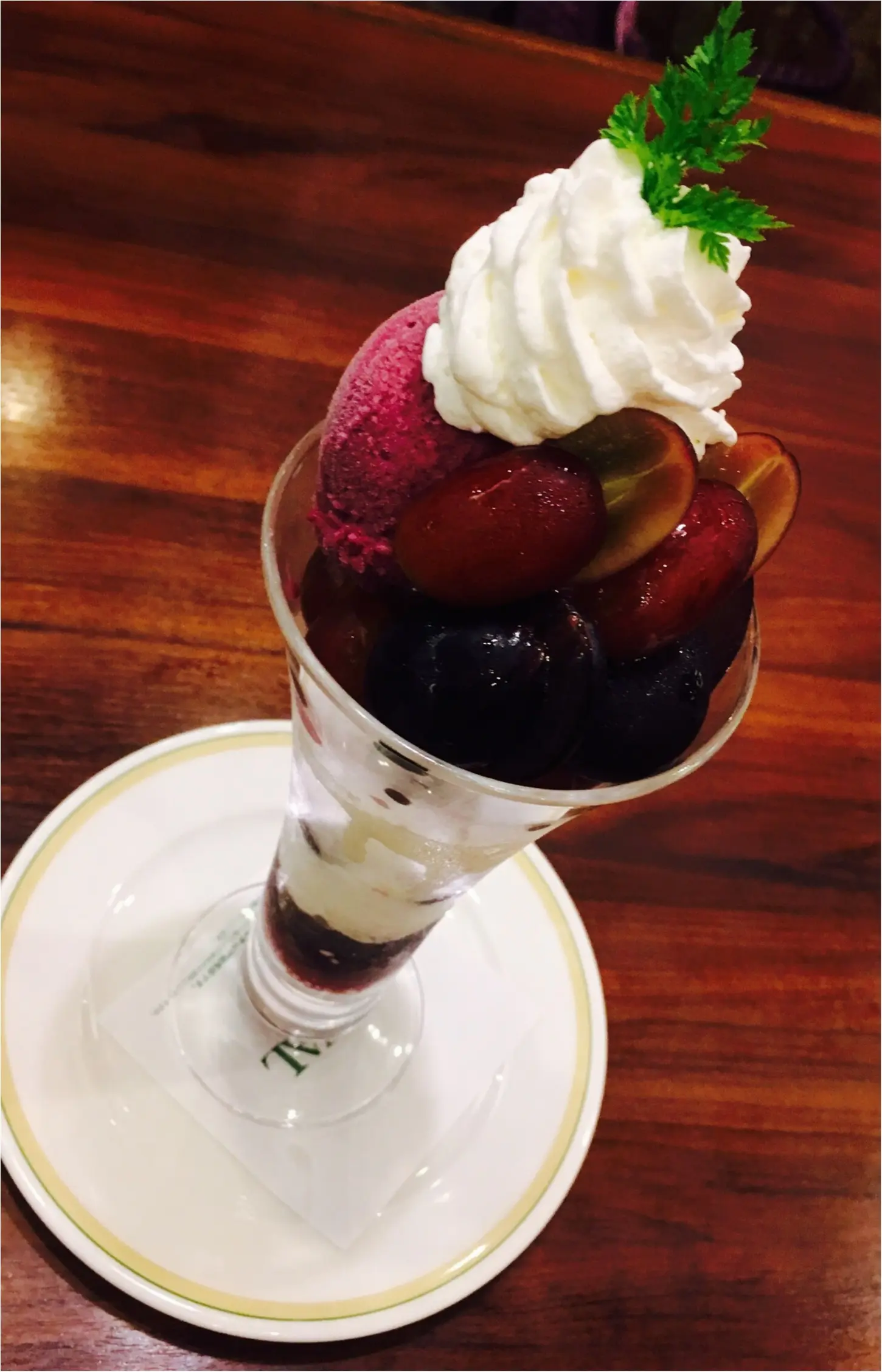 ロイヤルホストで本格派ぶどうパフェ〜ぶどうの食べ比べ_3