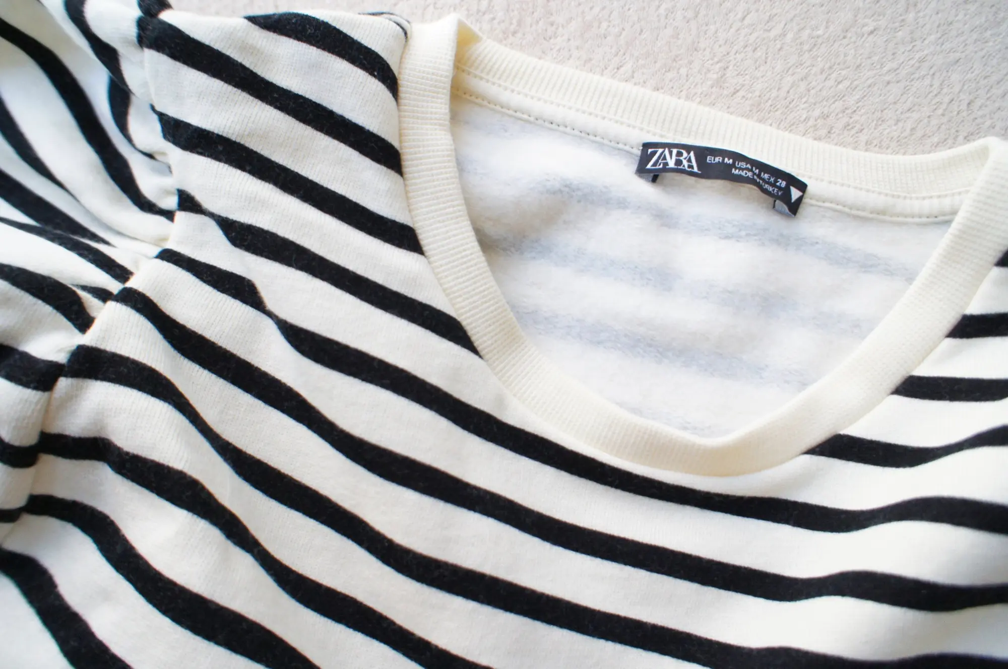 《#ザラジョ 必見❤️》今すぐ使える!【ZARA】バルーンスリーブスウェットシャツが可愛すぎる☻_3