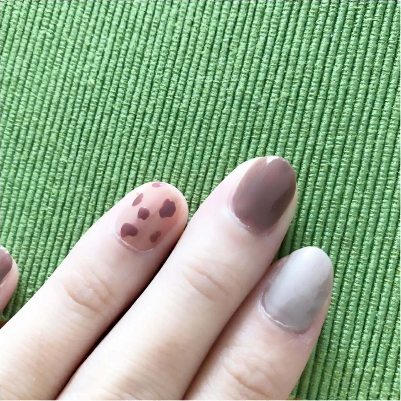 実は簡単!秋冬にぴったり【レオパード柄セルフネイル】_3