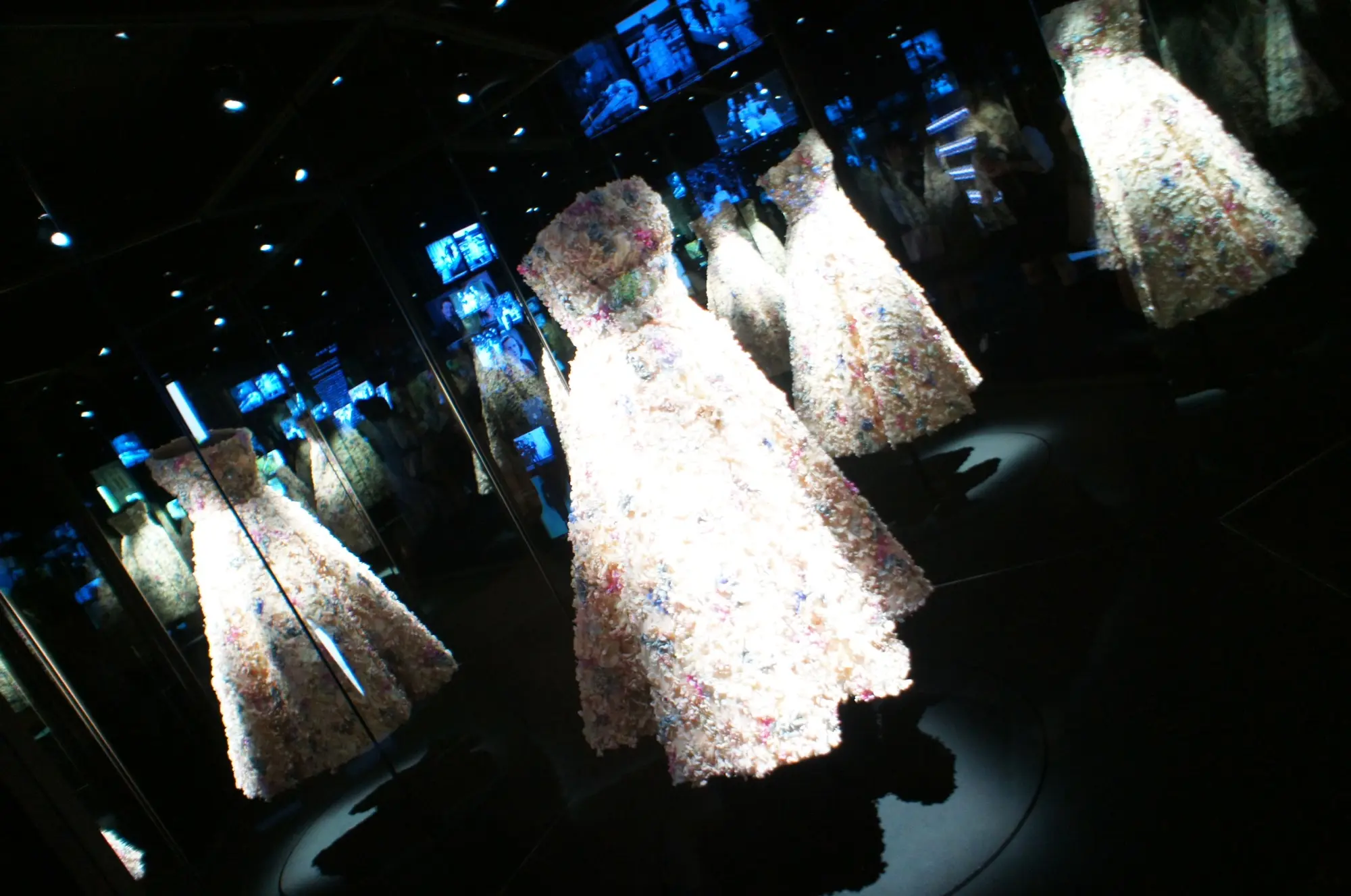 《大盛況❤️》【表参道】MISS DIOR LOVE N’ROSES 展覧会に行ってきました☻!_2