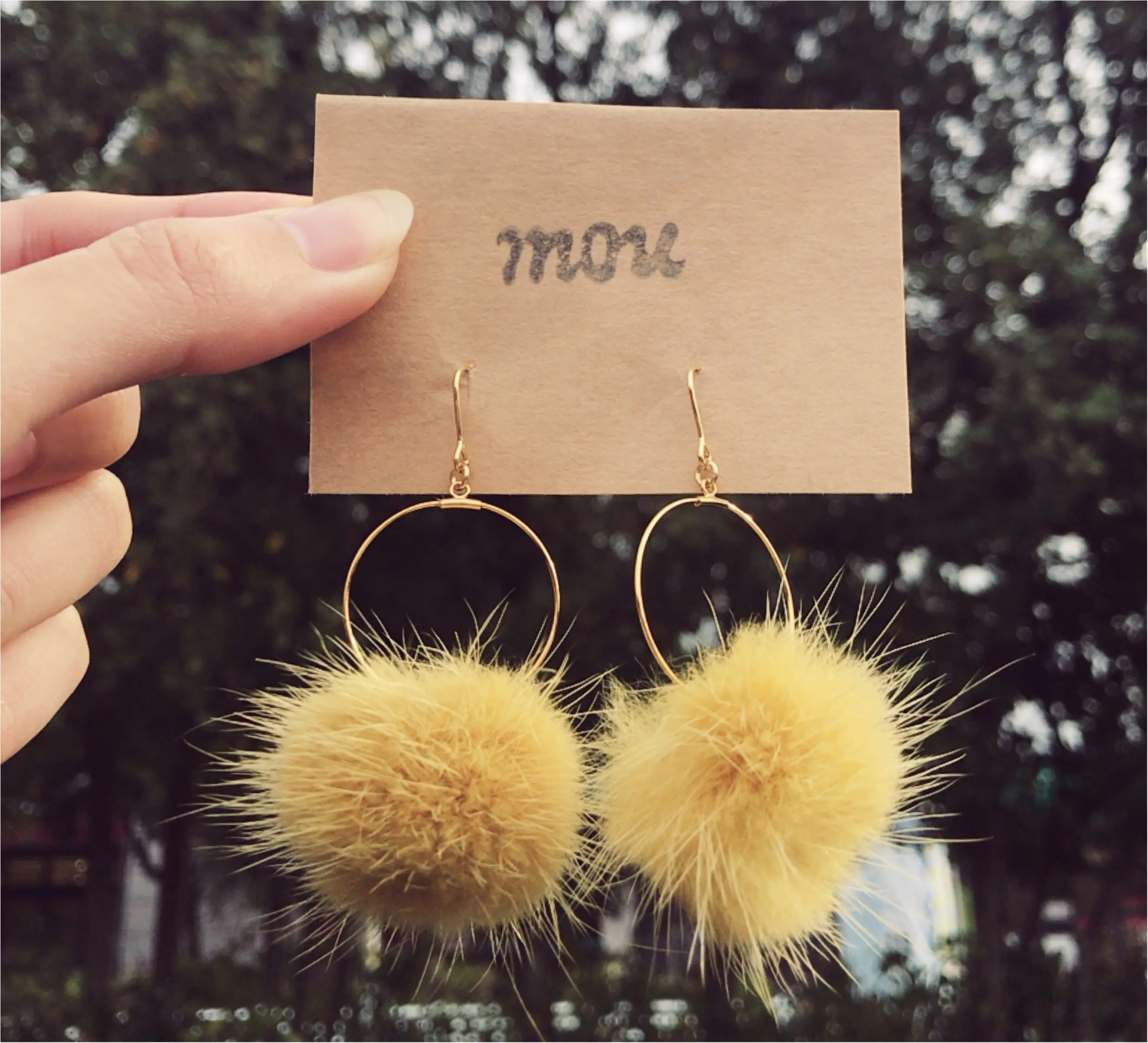 【accessory】寒くなってきたので耳元も衣替え♡ 冬は揺れるファーに視線を集めよー♡_1