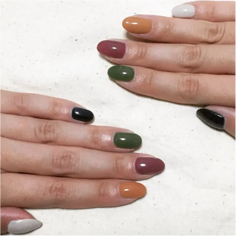 【ネイル】くすみカラーでアシンメトリーネイル_2