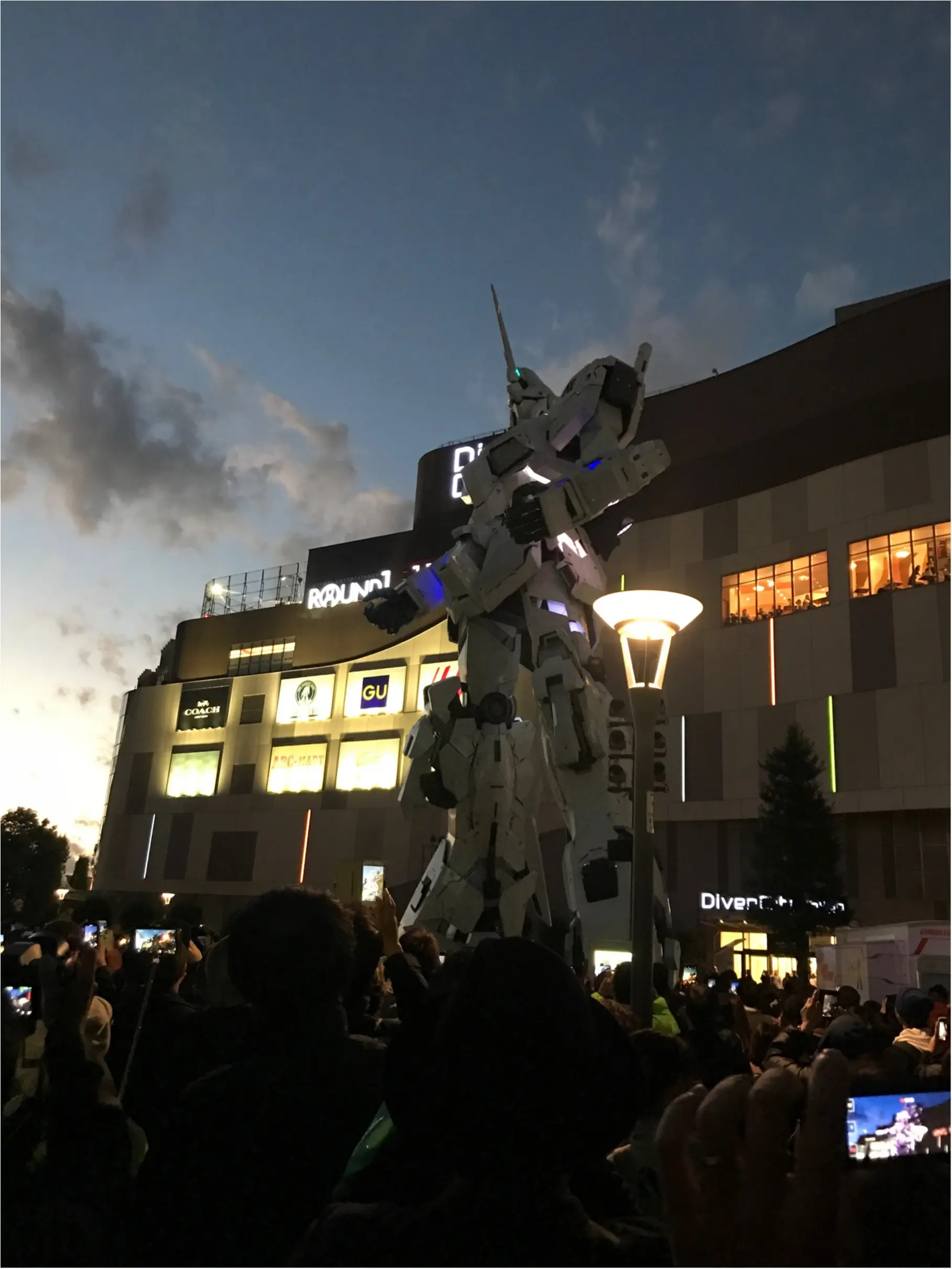 【最先端VR初体験】東京お台場の"バーチャルリンク"にて一足早くにVR初体験!デートで行けば距離がグッと縮まる??♡♡_5