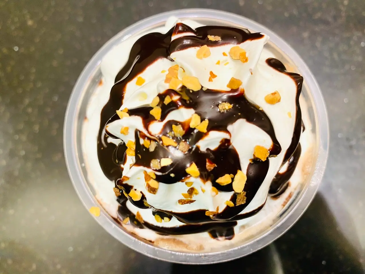 【スタバ速報レポ】バレンタインシーズン到来♡《チョコレート with ◯◯》さああなたはどっち!?_3