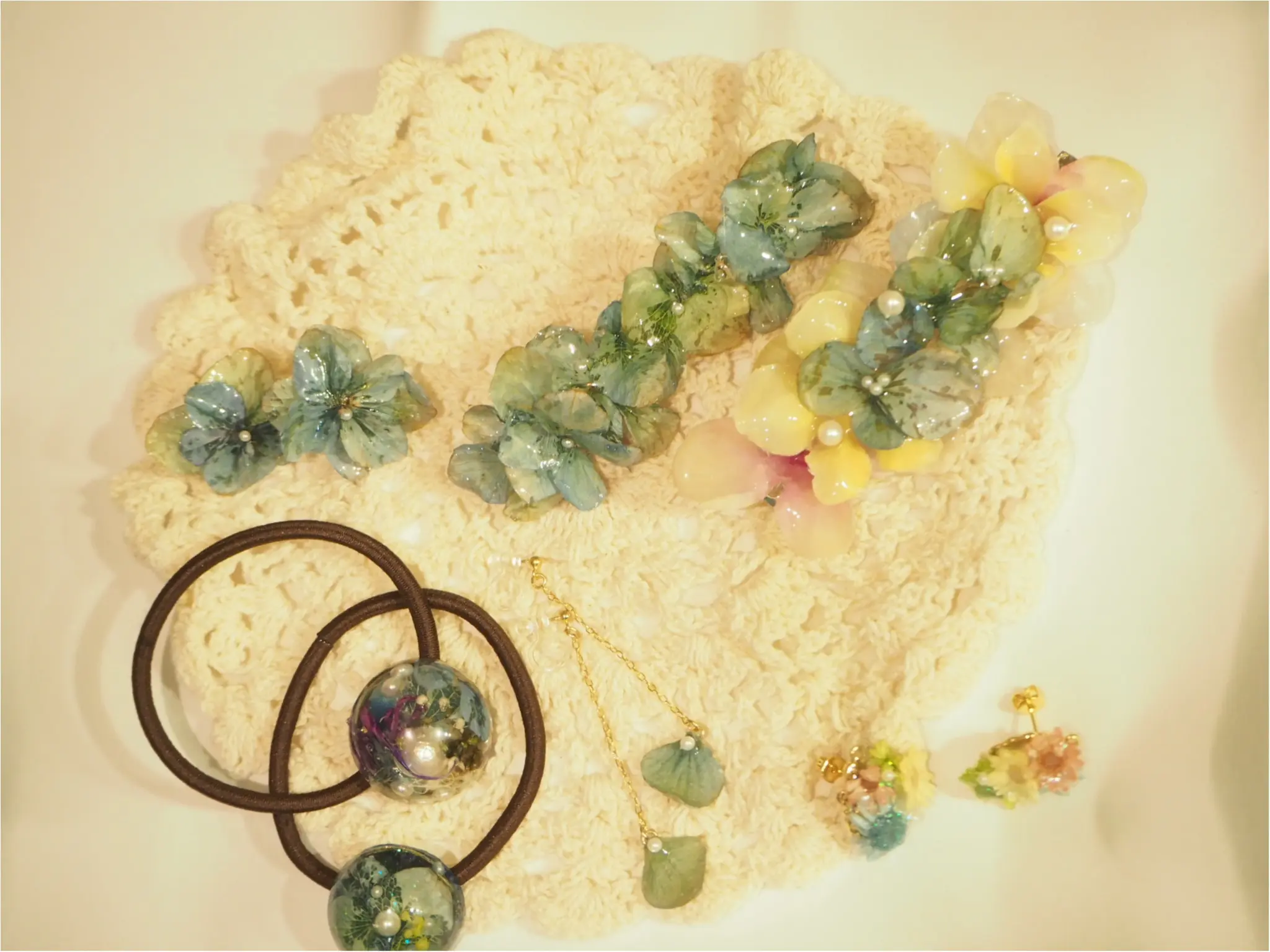 【ハンドメイド部】UVレジンを使って結婚式でいただいたお花を『ドライフラワーアクセサリー』にしてみました。_11
