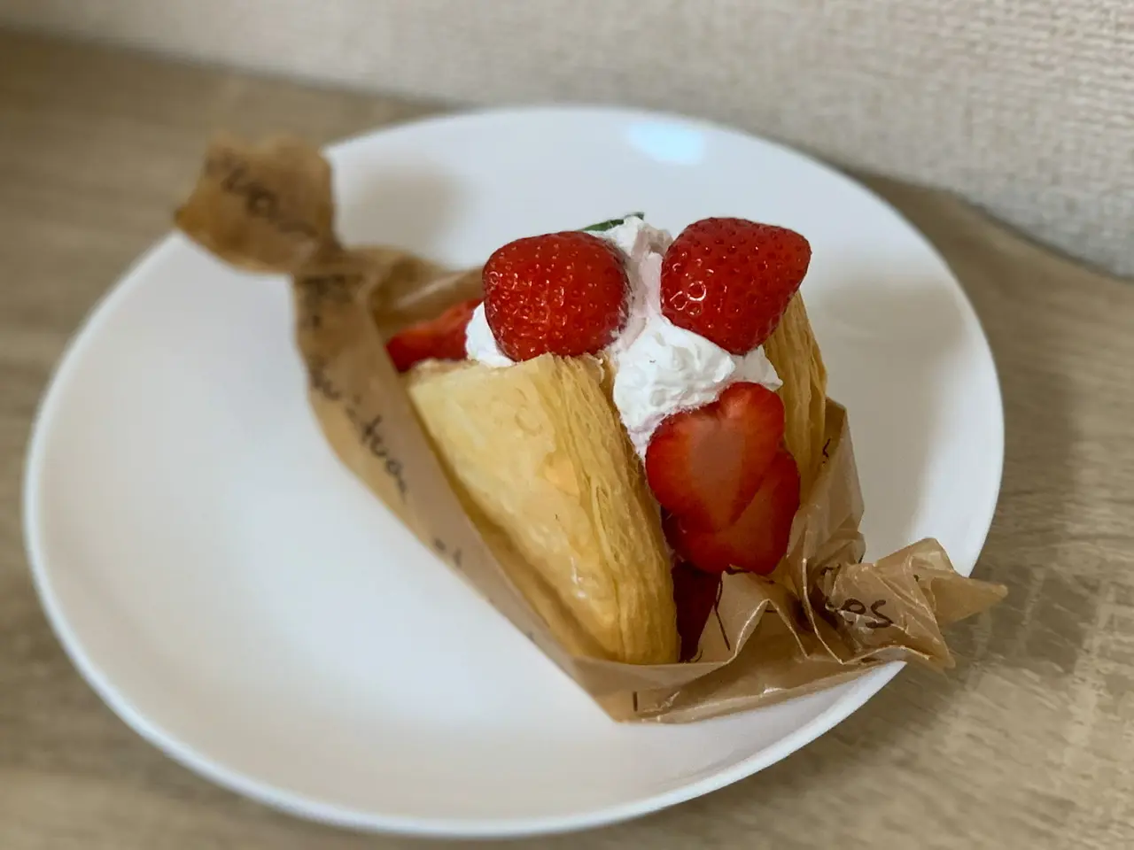 苺のミルフィーユサンド