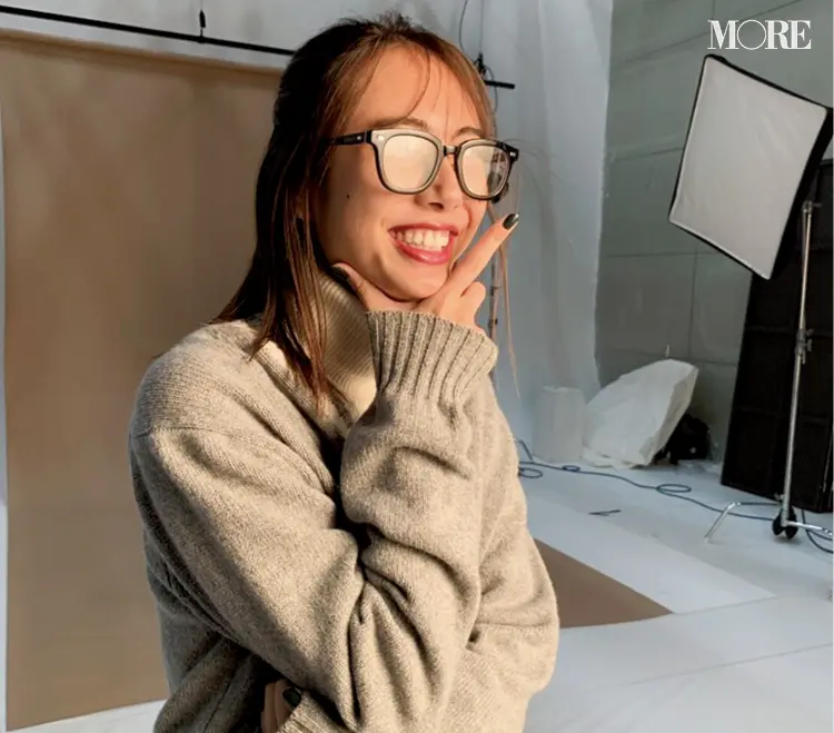 土屋巴瑞季がメガネ女子に☆ 撮影の裏話を披露!【モデルのオフショット】_1