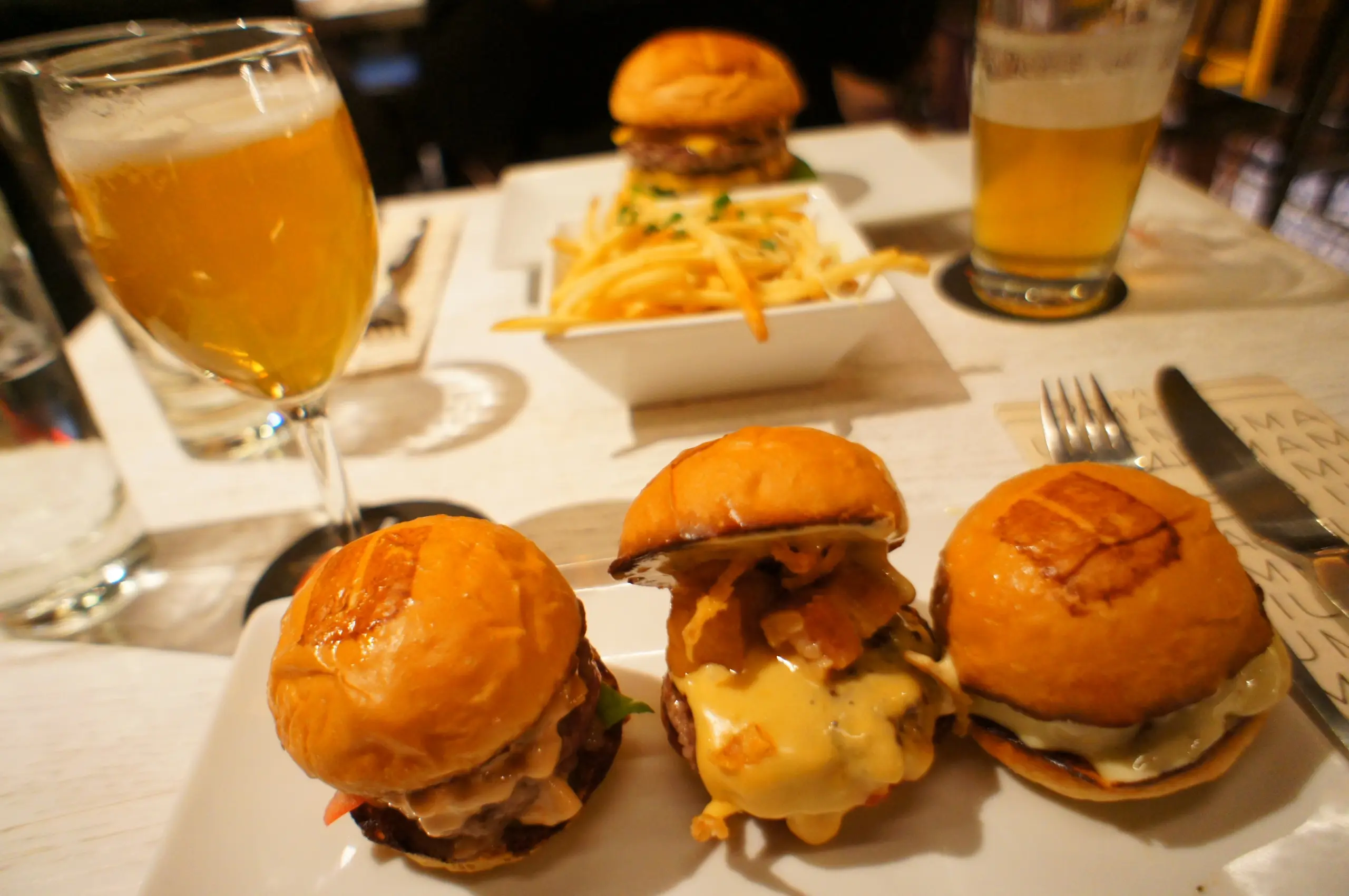 《ご当地MORE★東京》都内で絶品ハンバーガーを食べるならココ☝︎❤️青山【UMAMI BURGER】がおすすめ!☻_2