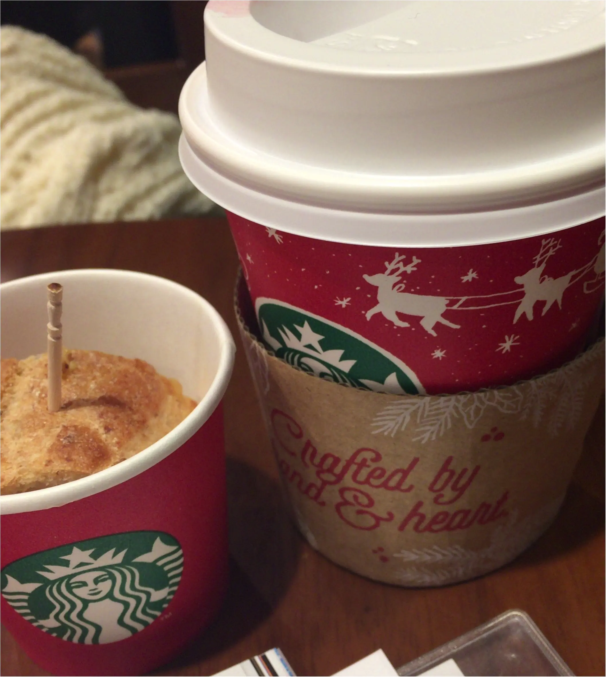 スタバでクリスマス感じるデート❤️ドリンク一杯無料券が貰えちゃう!_2
