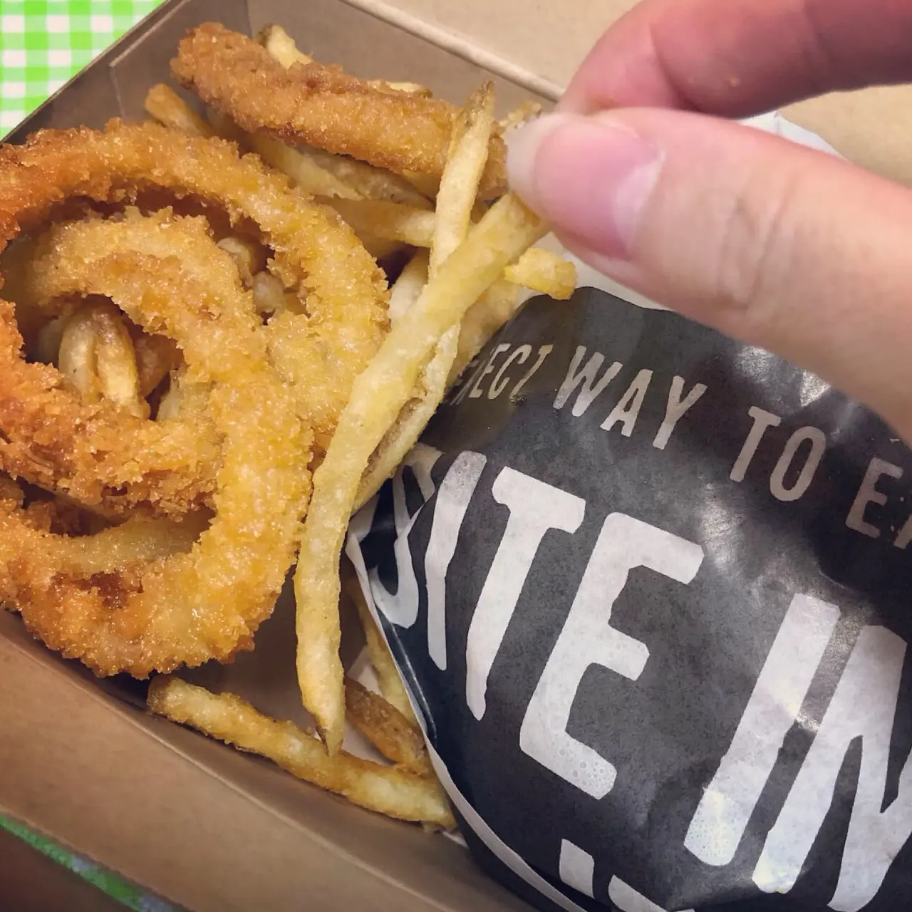 <おうち時間>テイクアウトを活用して"おうちごはん"!ボリューミーなハンバーガーを食べたいならココ♡_4