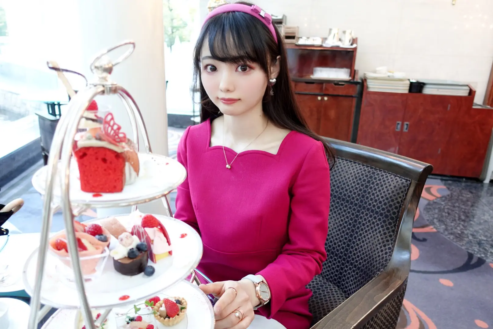 【大阪】ウェスティンホテル大阪の「Berry Berry アフタヌーンティー」でいちごを堪能!お庭に鯉も泳いでいて癒やされた_6