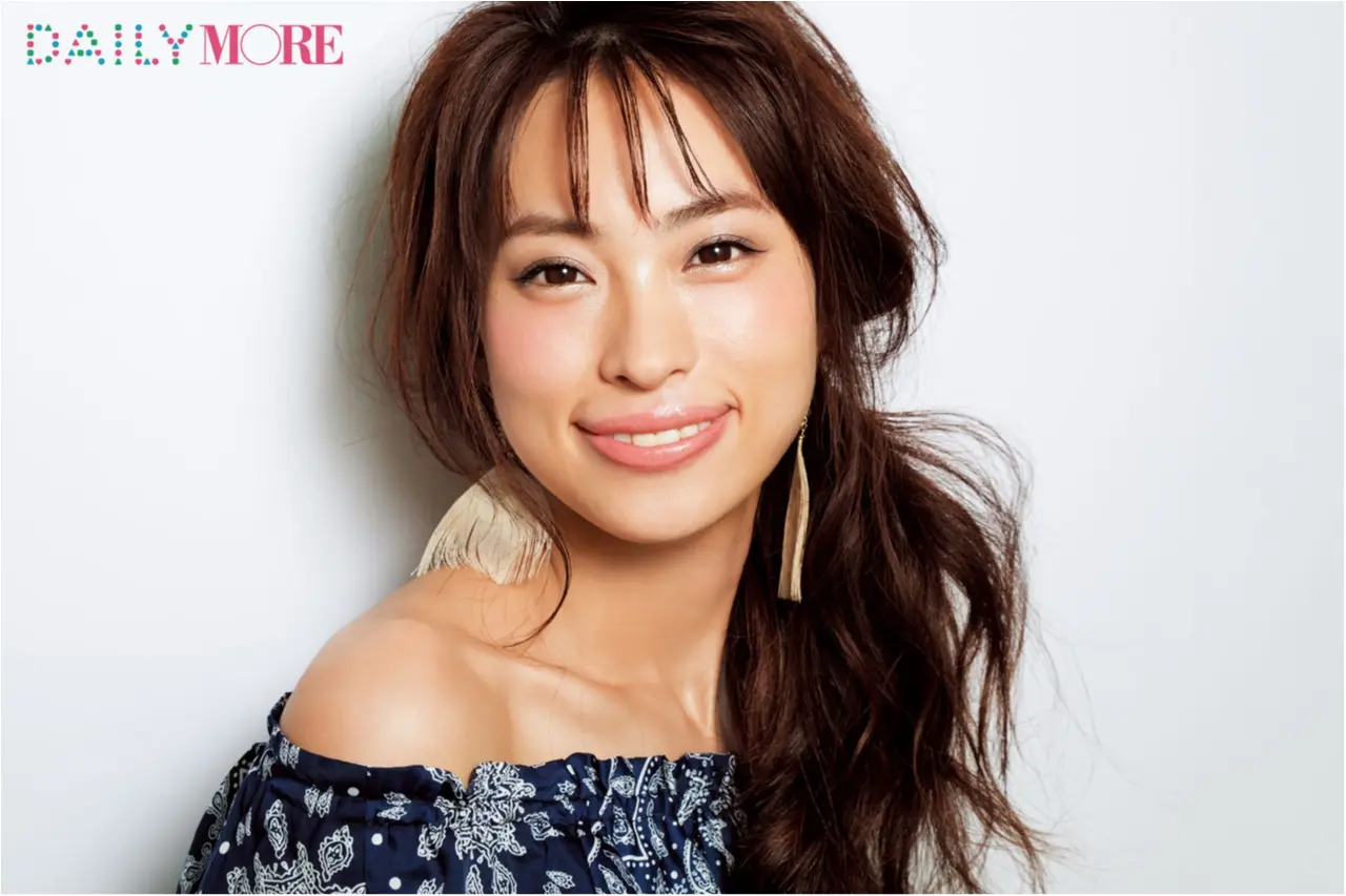 “レフ板ラメ”で目もとも心も上向き♡ モアビューティズ岡本静香ちゃんの「新色コスメでNEXTおしゃれ顔」メイク_1