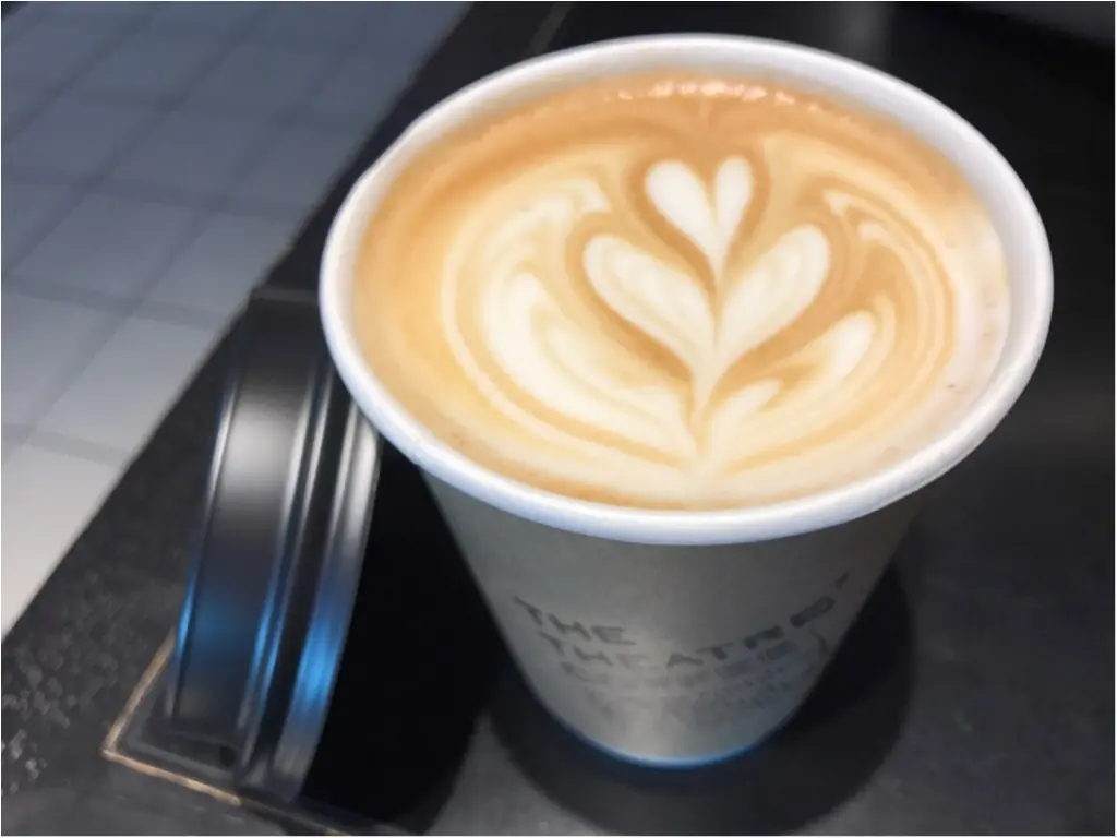 ラテアート世界選手権で入賞したバリスタが在籍する The Theatre Coffee 渋谷でひと息つくのにピッタリの コーヒースタンド Moreインフルエンサーズブログ Daily More