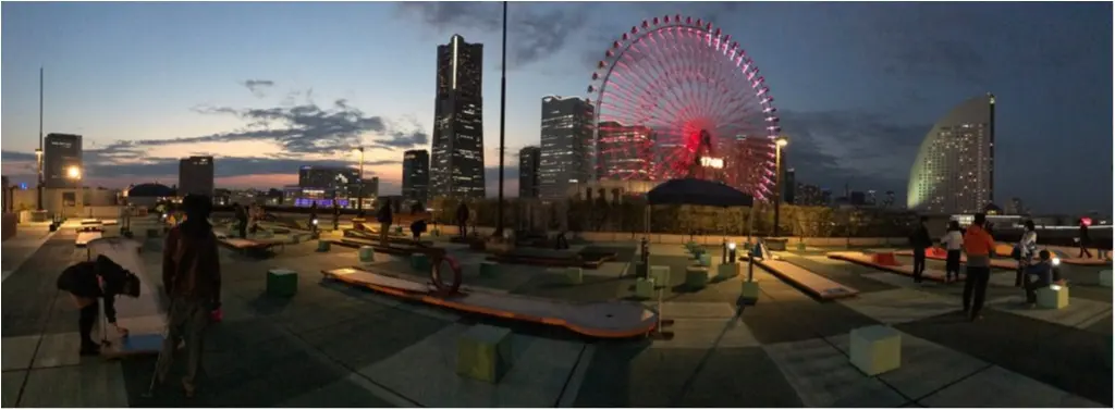 《大人気‼︎》横浜の夜景を見ながら大人のデート♡初心者でも大丈夫‼︎屋上のバーンゴルフ場は新デートスポット( ´艸`)_7