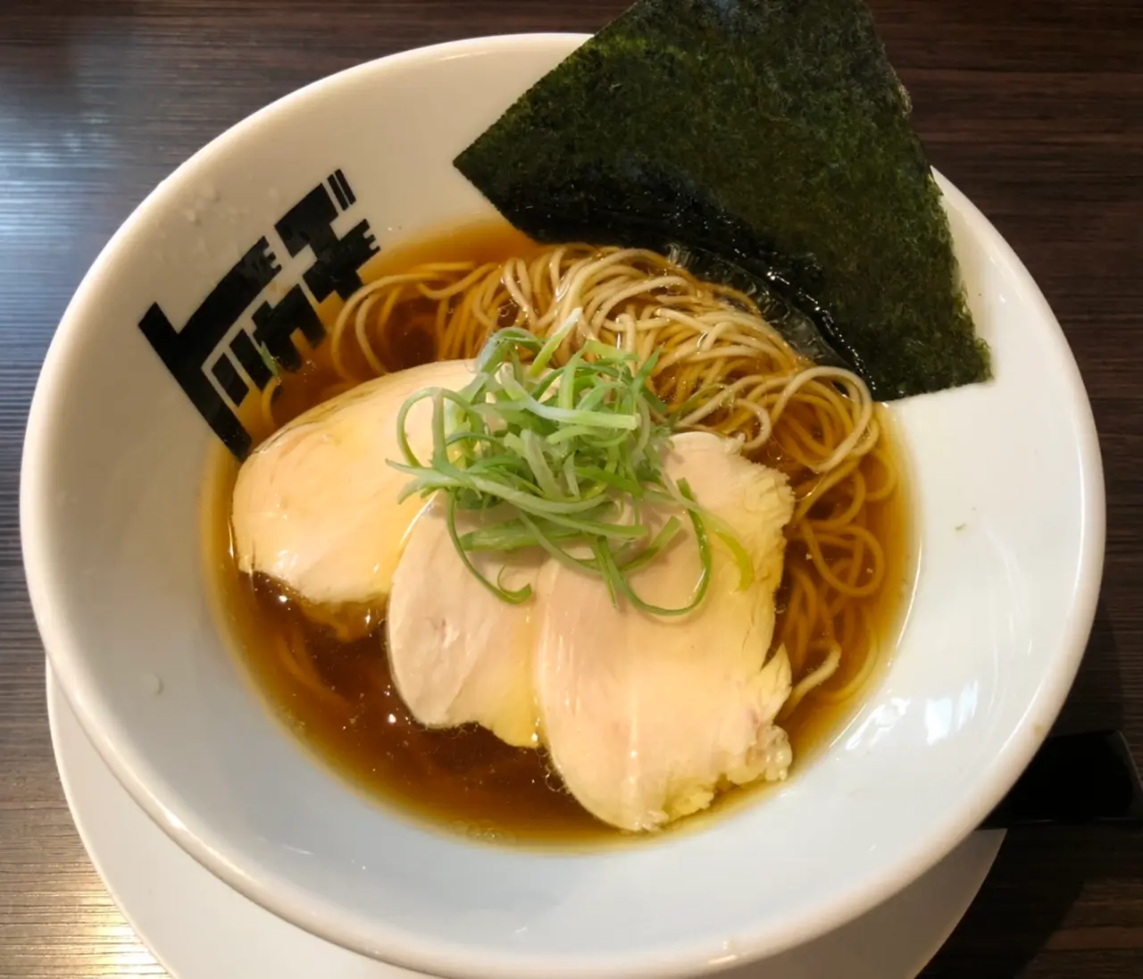 トリカジイッパイの醤油ラーメン