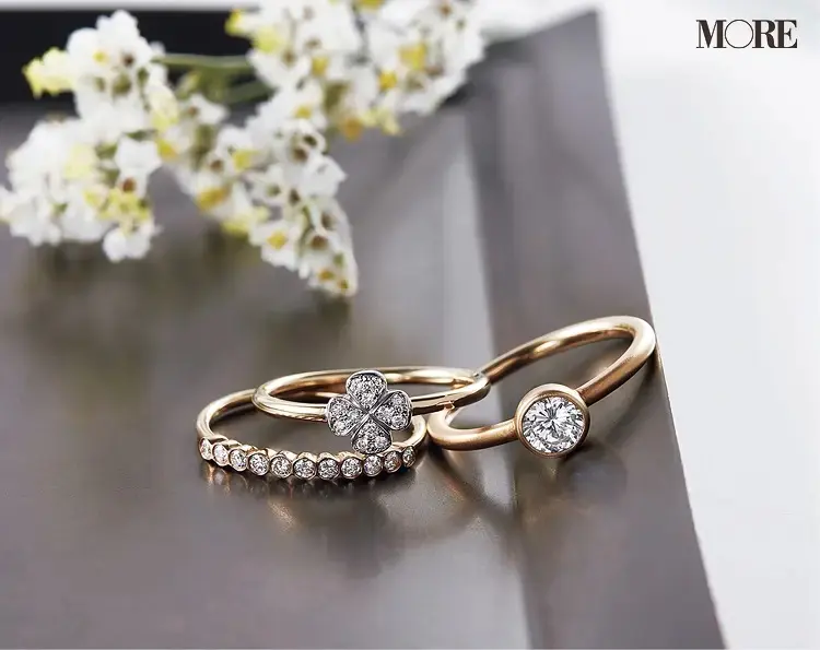 結婚指輪におすすめのマリハのエンゲージメントリングと輝くクローバーリングとハーフエタニティリング