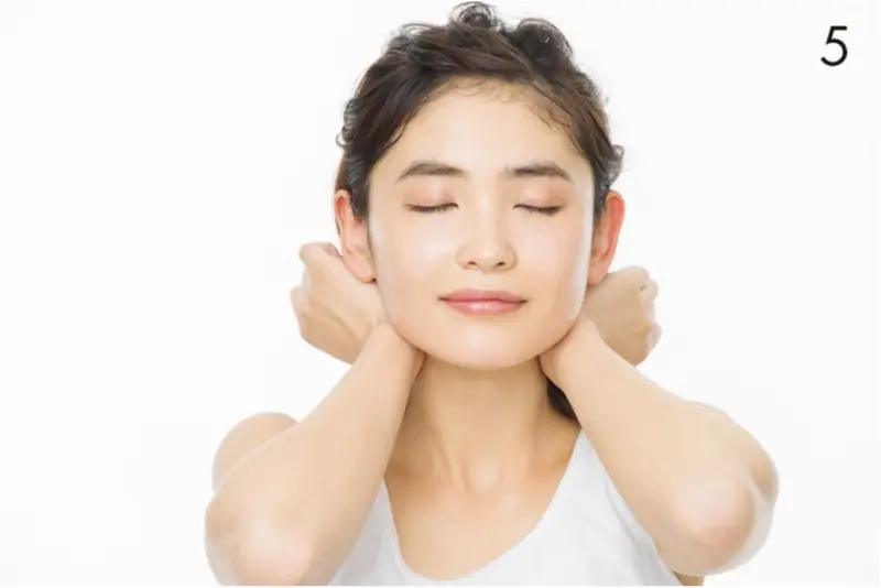 小顔を目指す【大全集】 - すぐにできる簡単マッサージや小顔メイク、スキンケアやグッズなどフェイスラインの対策まとめ_52