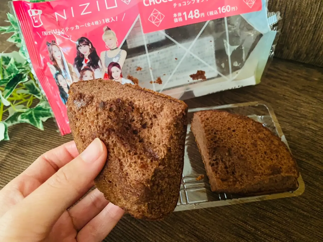 【ローソン×NiziU】大人買い続出！？ステッカー入り《コラボケーキ》はマストバイ♡_2