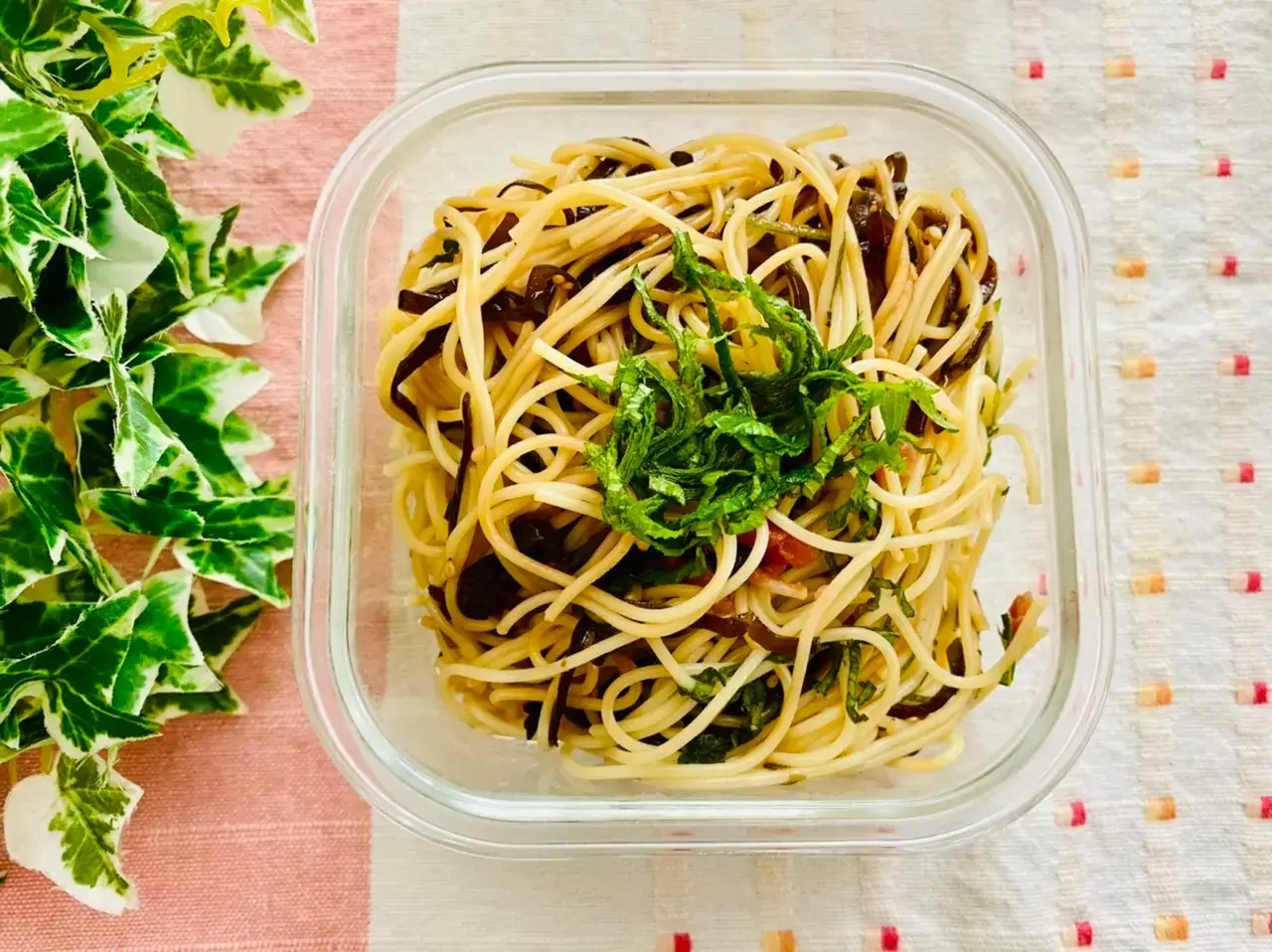 梅と大葉のごま昆布パスタ