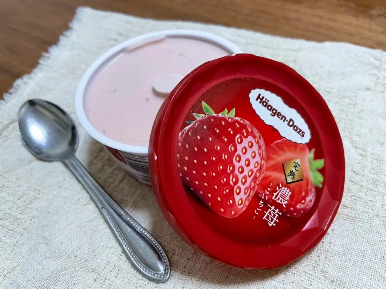 ハーゲンダッツ「濃苺」