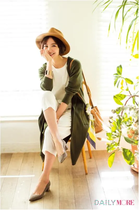 【今日のコーデ/篠田麻里子】仲間と集まる日曜日は白×カーキで全方位モテを狙って♪_1