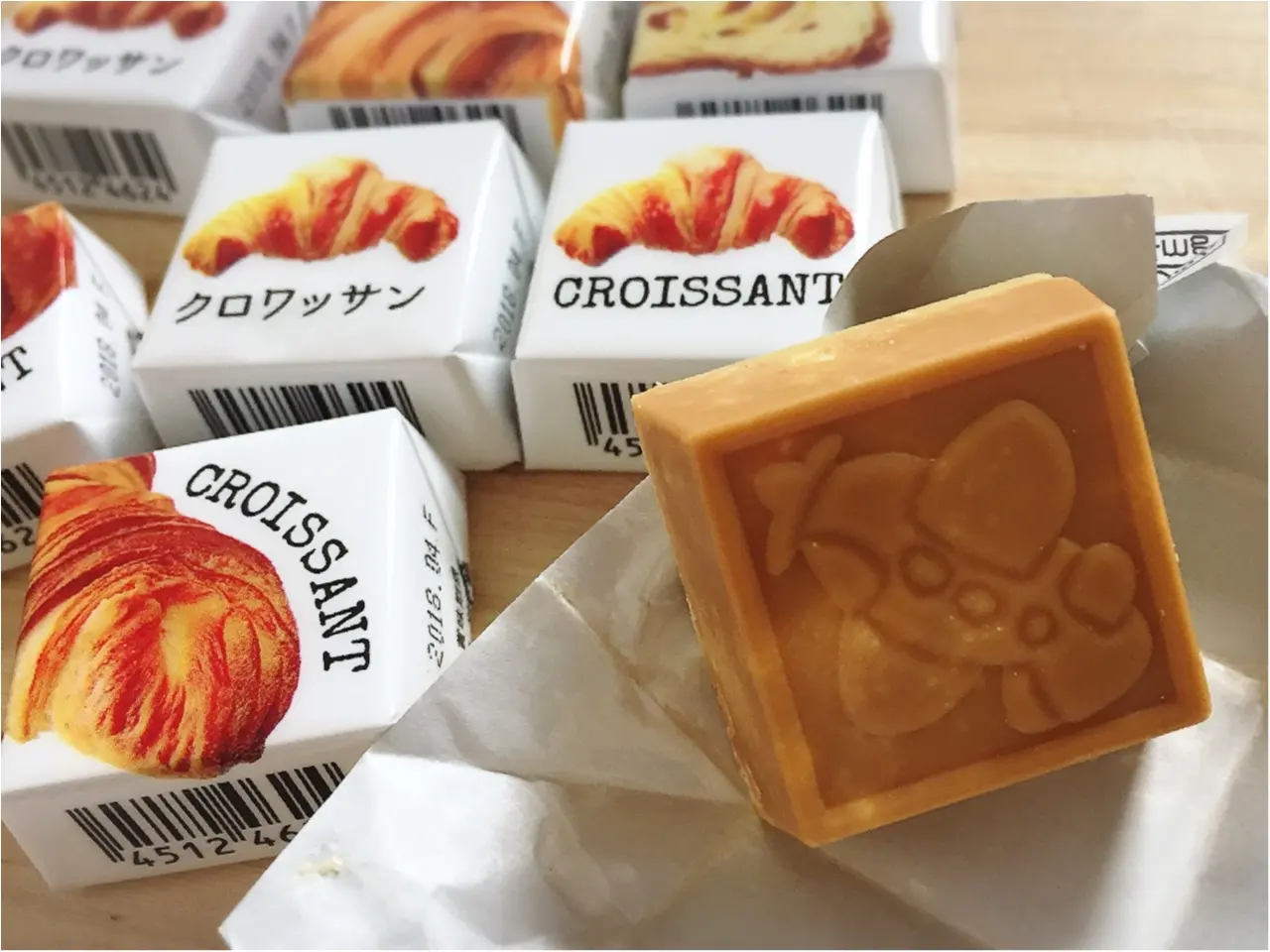 思わずパケ買いしちゃいました!『チロルチョコクロワッサン』がローソンで先行発売中!!_2