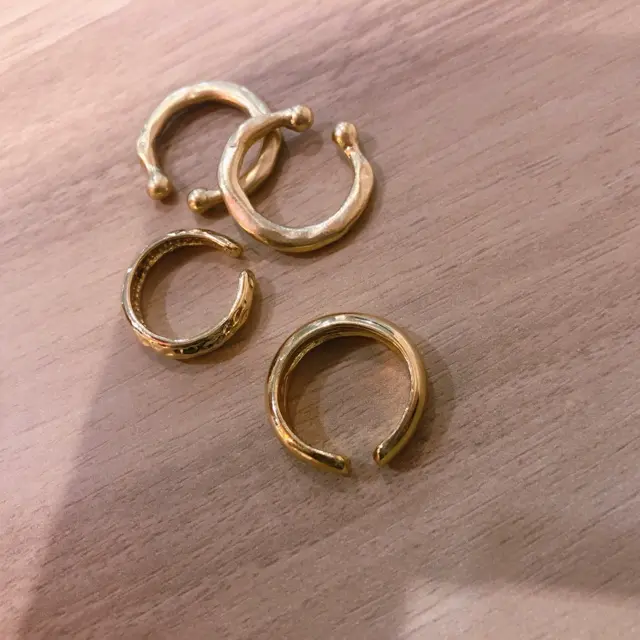 耳元にアクセント!簡単につけられるイヤカフが旬♡_1