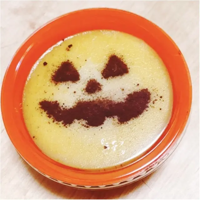 【秋のコンビニスイーツ】ハロウィン気分を盛り上げる♪ローソンのかぼちゃプリンが激うま♡_2