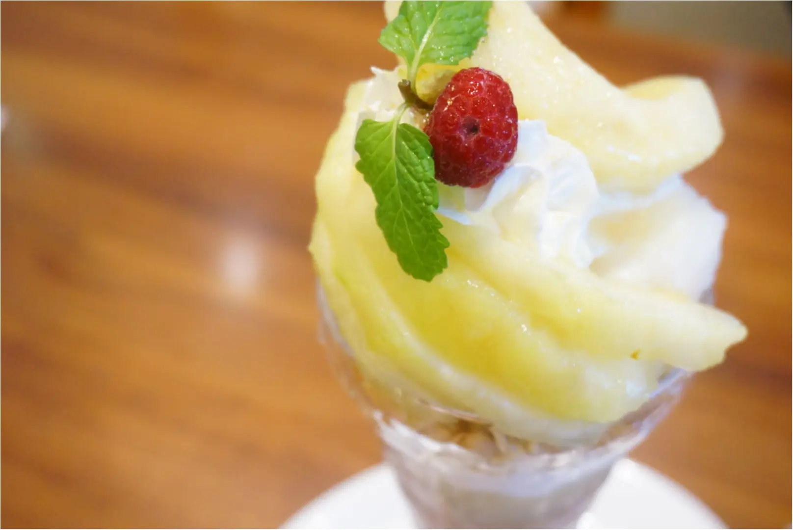 週の折り返しに癒しのご褒美パフェ❤️おすすめは【旬のラ・フランス】!食べられるのは・・_2