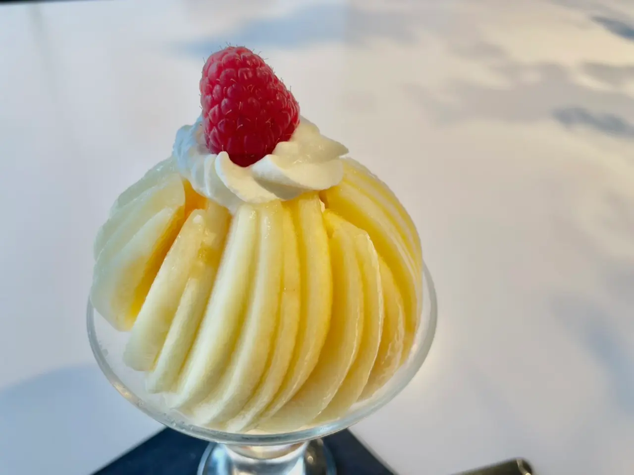 桃のパフェ パルフェ・ペッシュ
