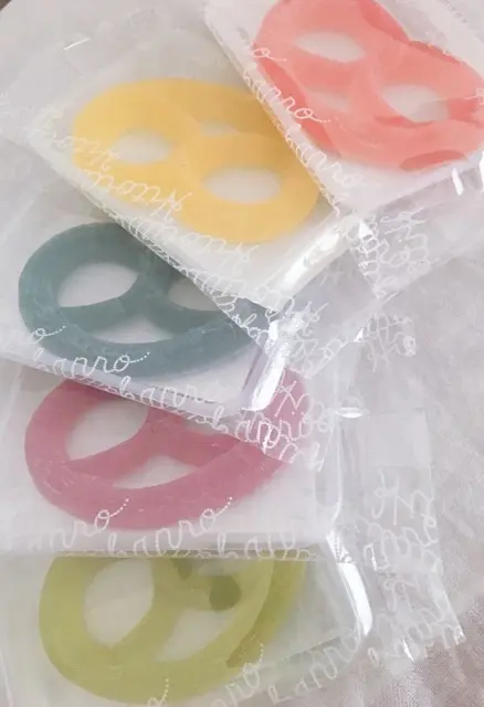 《東京駅お土産》をいただきました♡食感が楽しい【プレッツェルグミ】キラキラで綺麗なので食べるのがもったいない〜!!_1