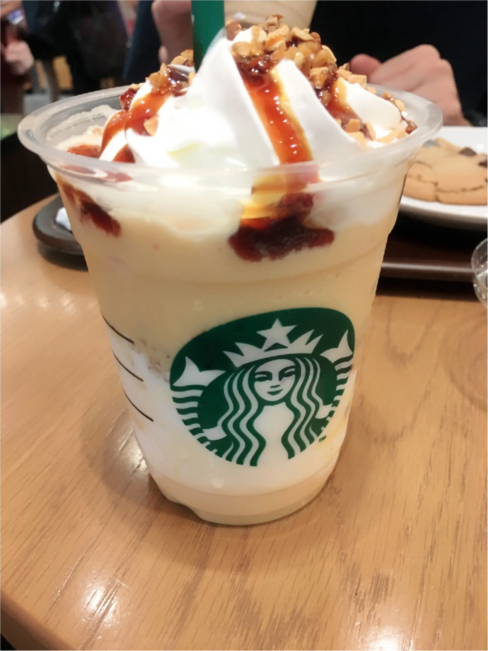 【スタバ】秋の新作《クリーミーパンプキンフラペチーノ》やっと飲みました♡_2