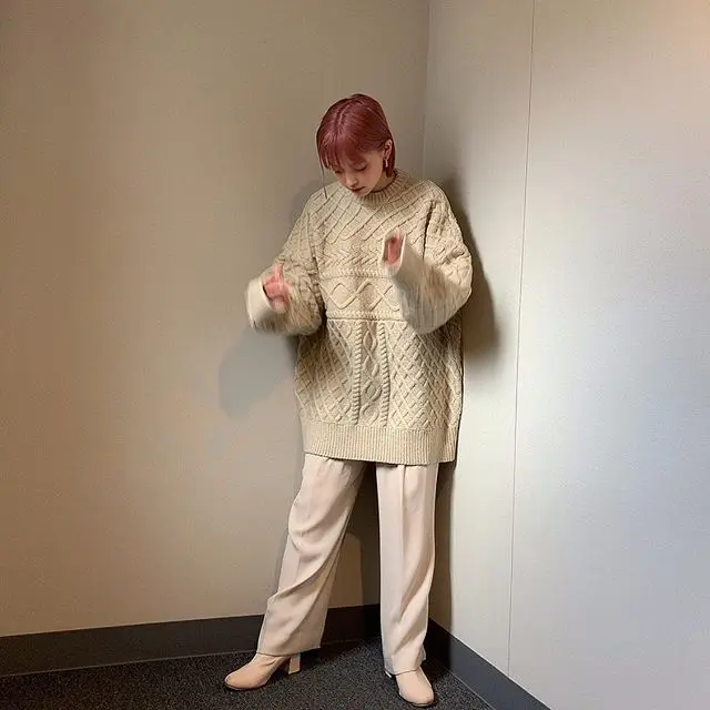 Premiumインフルエンサーズのインスタ拝見！ 身長158cmの和田えりかさんが着る『select MOCA』の白ニットが可愛い♡_1