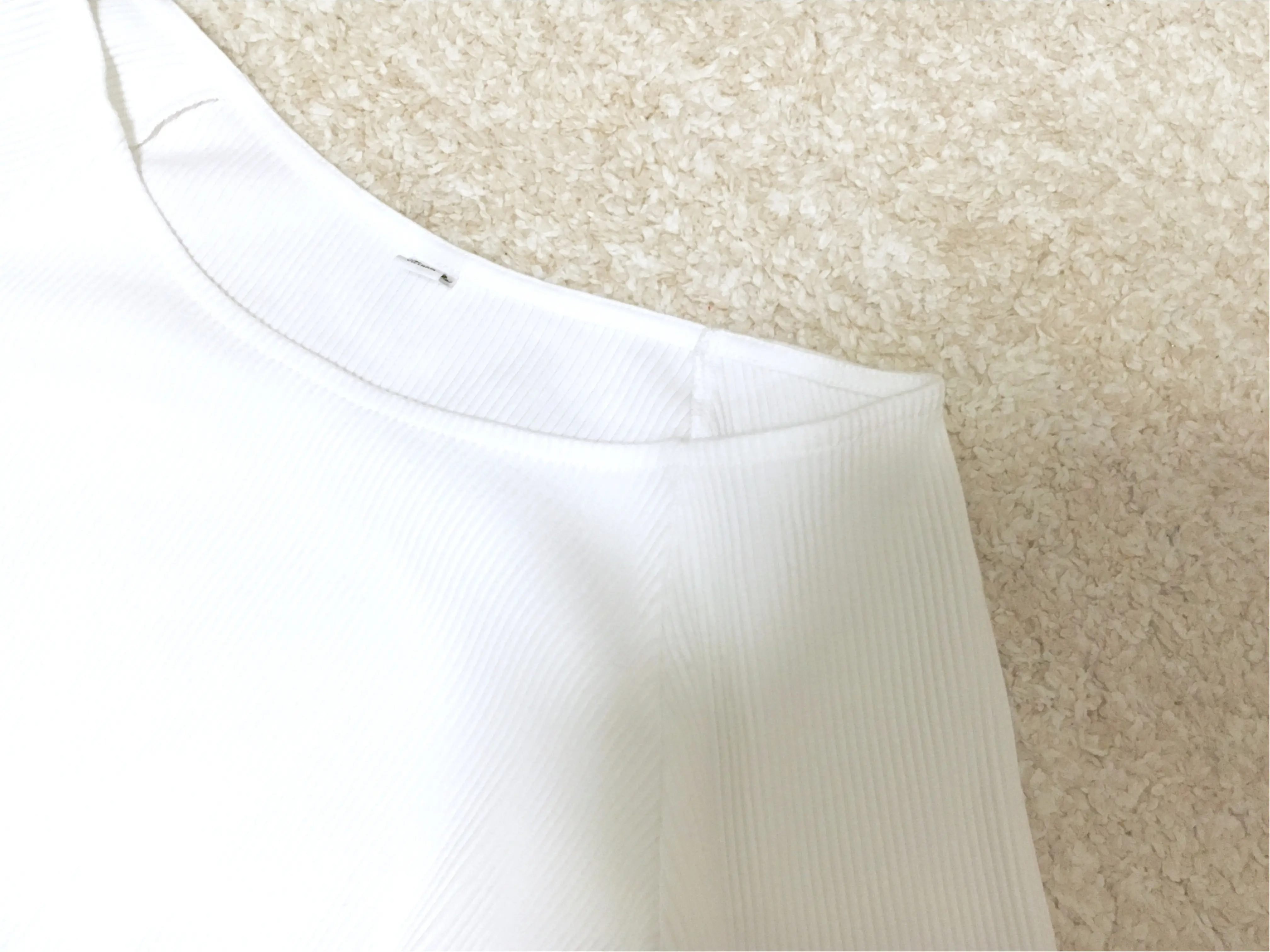 【UNIQLO】インスタグラマーにも大人気❤️《美シルエットトップス》がほぼ半額?!_4