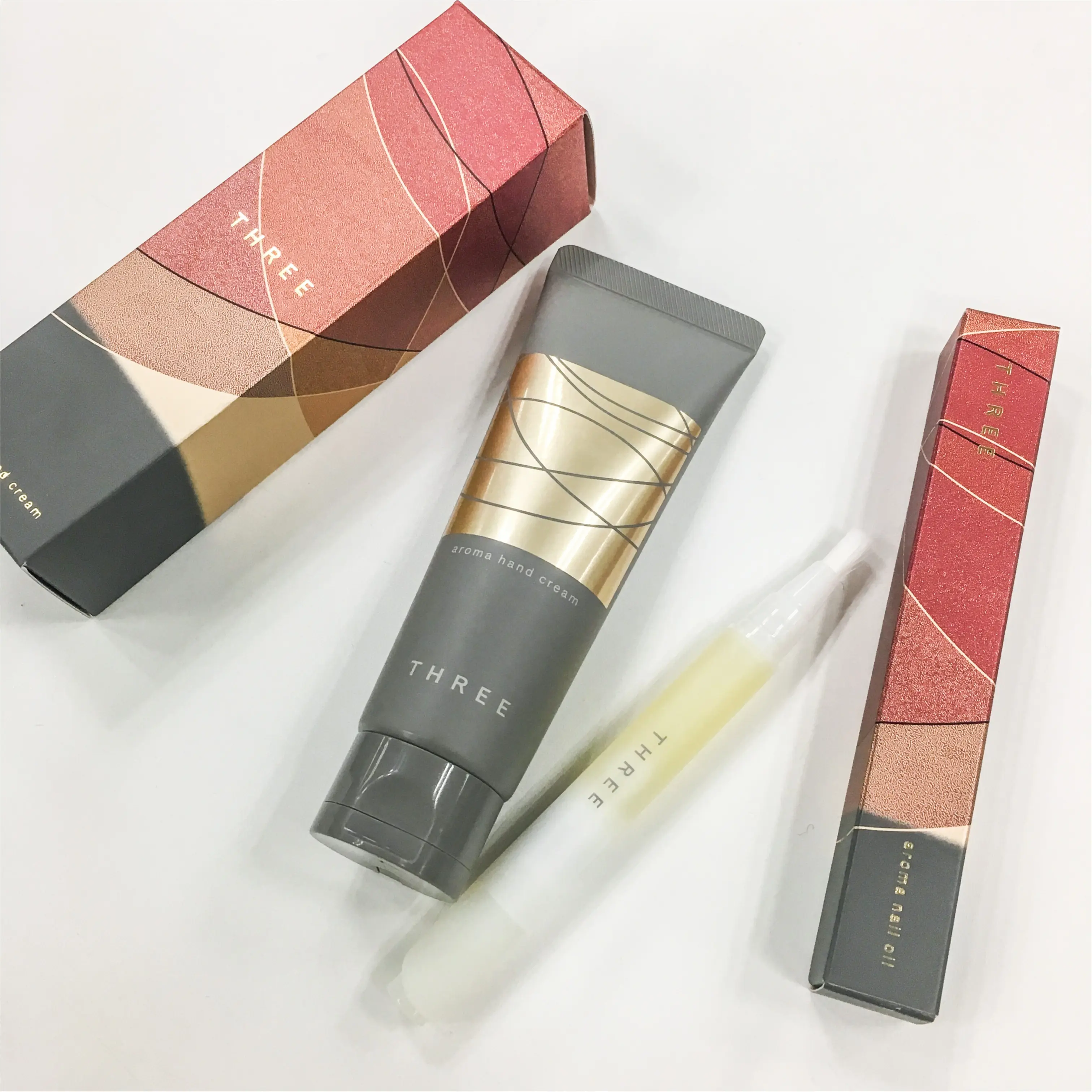 紅葉と同時に発売されるハンド&ネイルケア!? 『THREE』の次なる神アイテムで、秋のうちに健やかで美しい手もとになろ♡_1