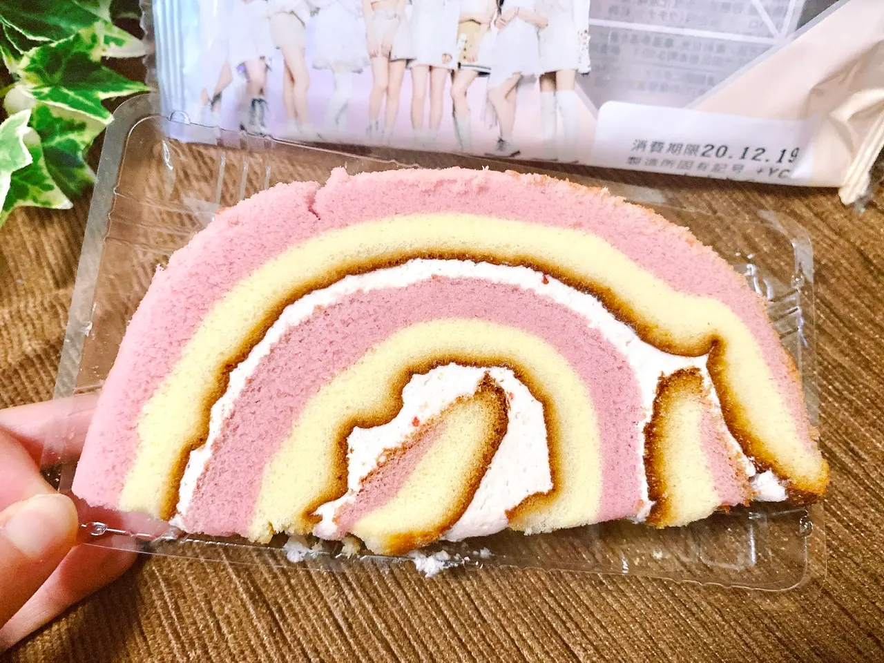 【ローソン×NiziU】第2弾も大人買い確定★ステッカー入り《いちごのケーキ》をゲット♡_3