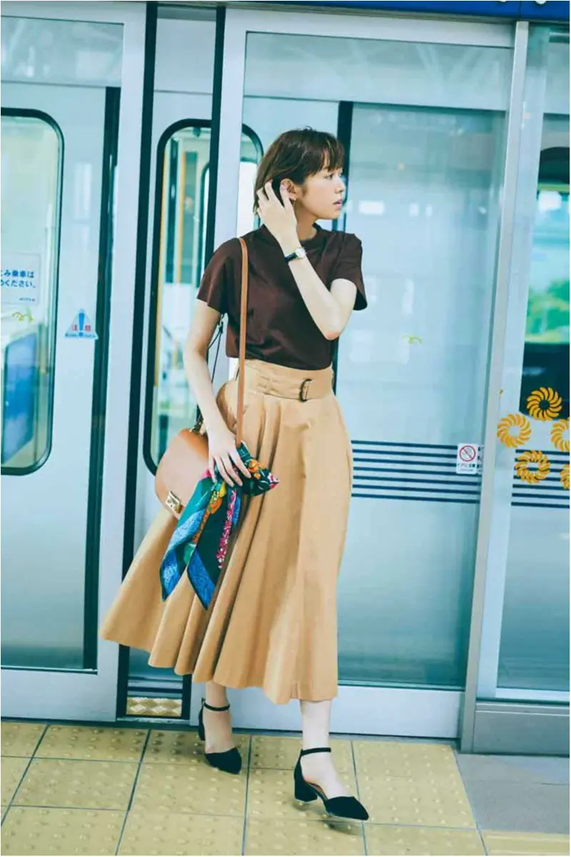 Tシャツ通勤は25℃超えが当たり前の夏の賢い選択。ネイビー&ブラウンから始めて!_6