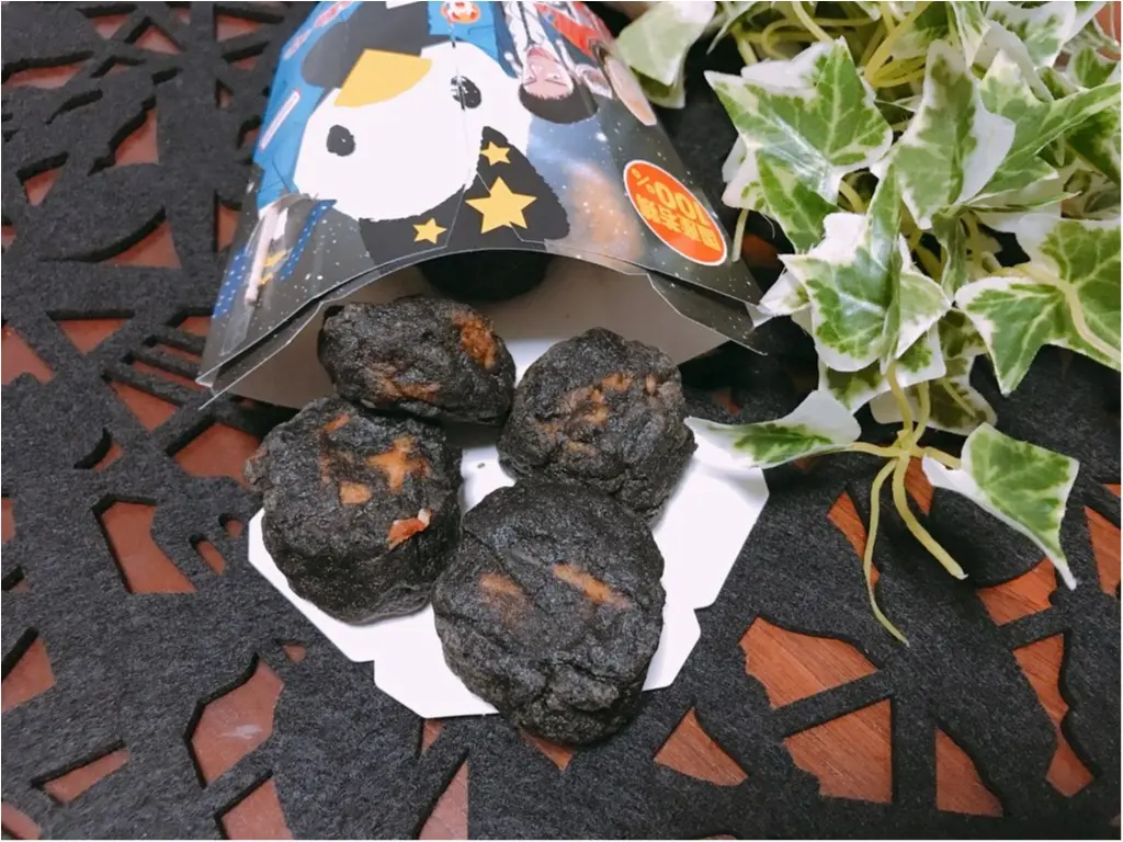 【真っ黒のからあげクン!?】ローソンから、ブラックホール味のからあげクンが新登場★_2