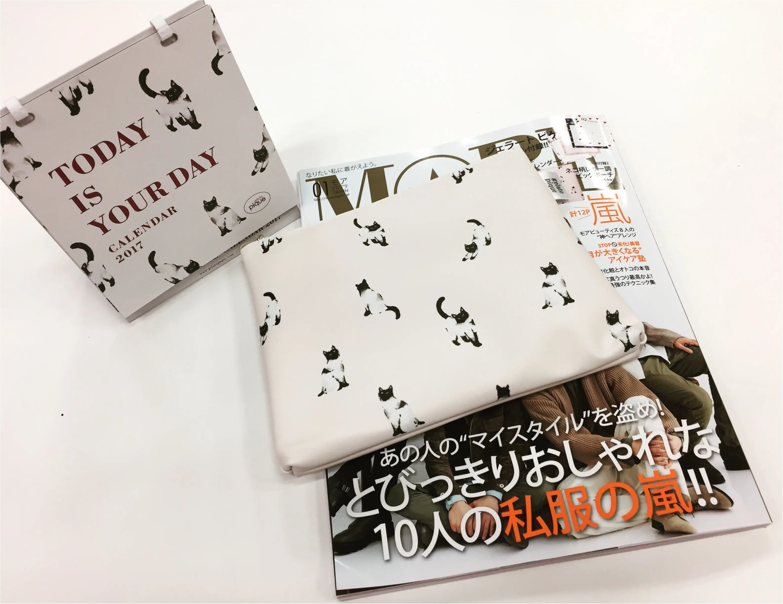 嵐の5人が表紙!豪華ジェラピケW付録にも注目☆ MORE1月号は11/28発売!_2