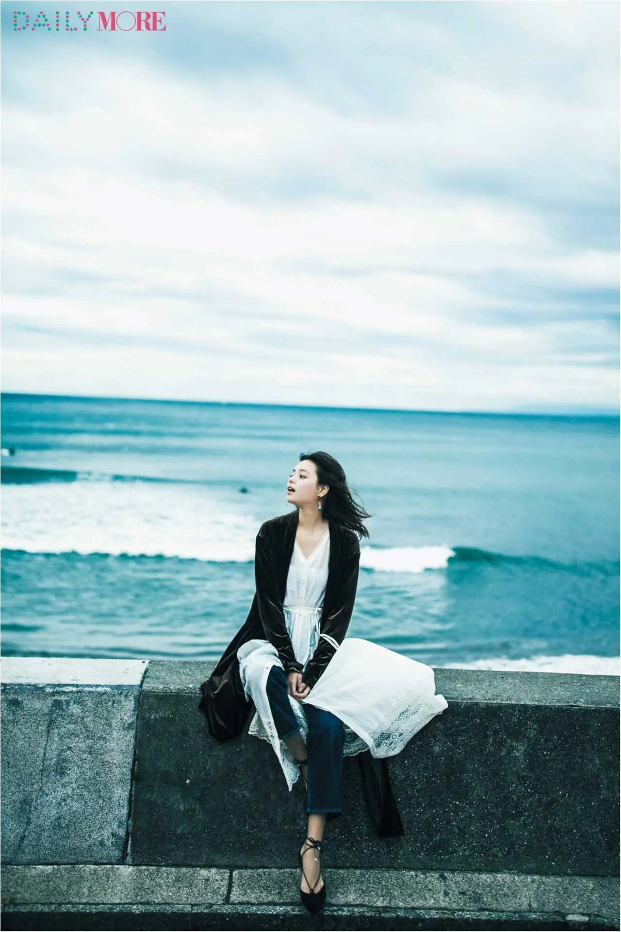 岸本セシルが大好きな海で語る2017年の私。【モア40周年イヤー「なりたい私に着がえよう。」オリジナルムービー】 _1