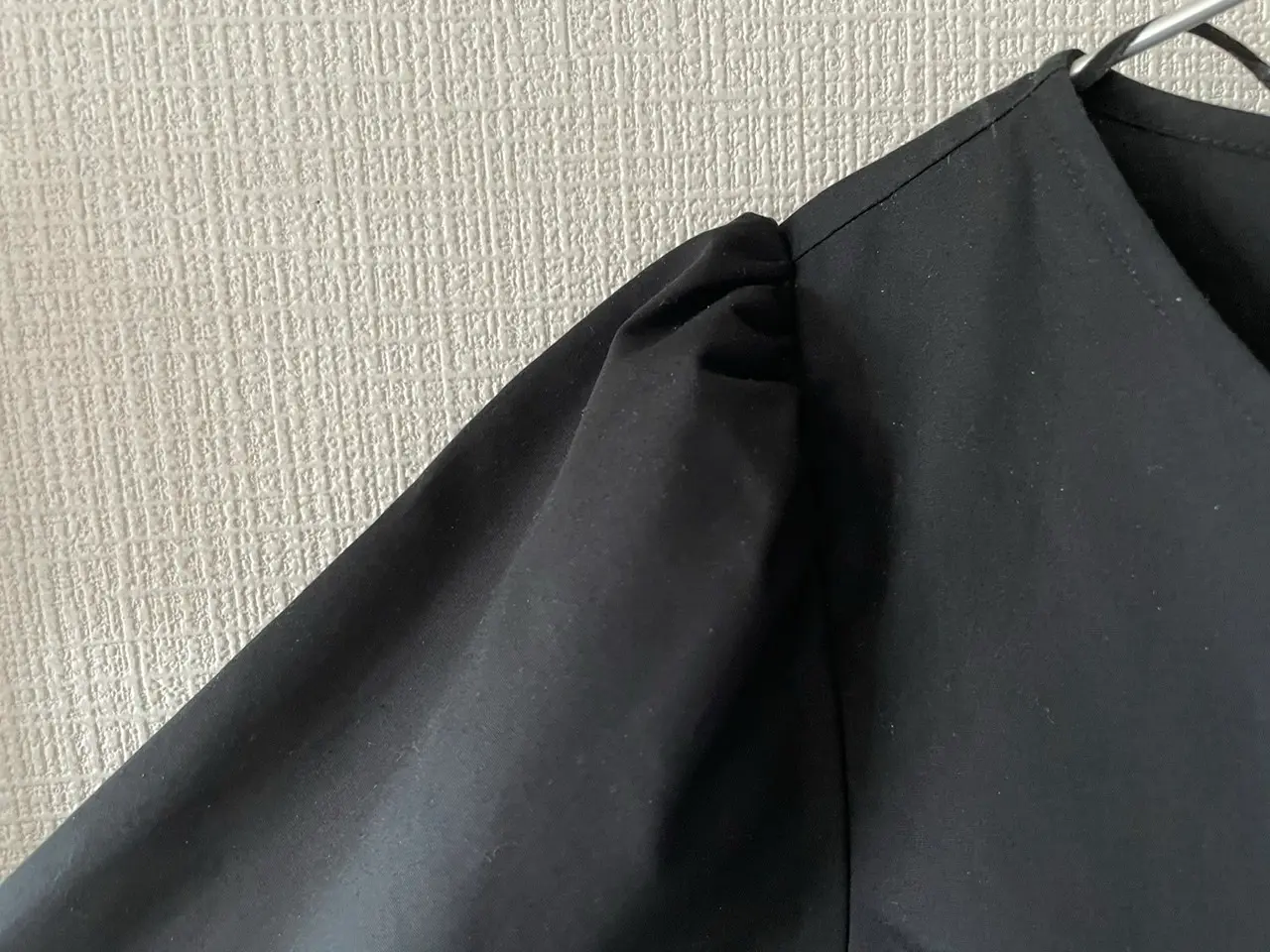 【GU】黒のティアードワンピで大人っぽ春コーデ_2