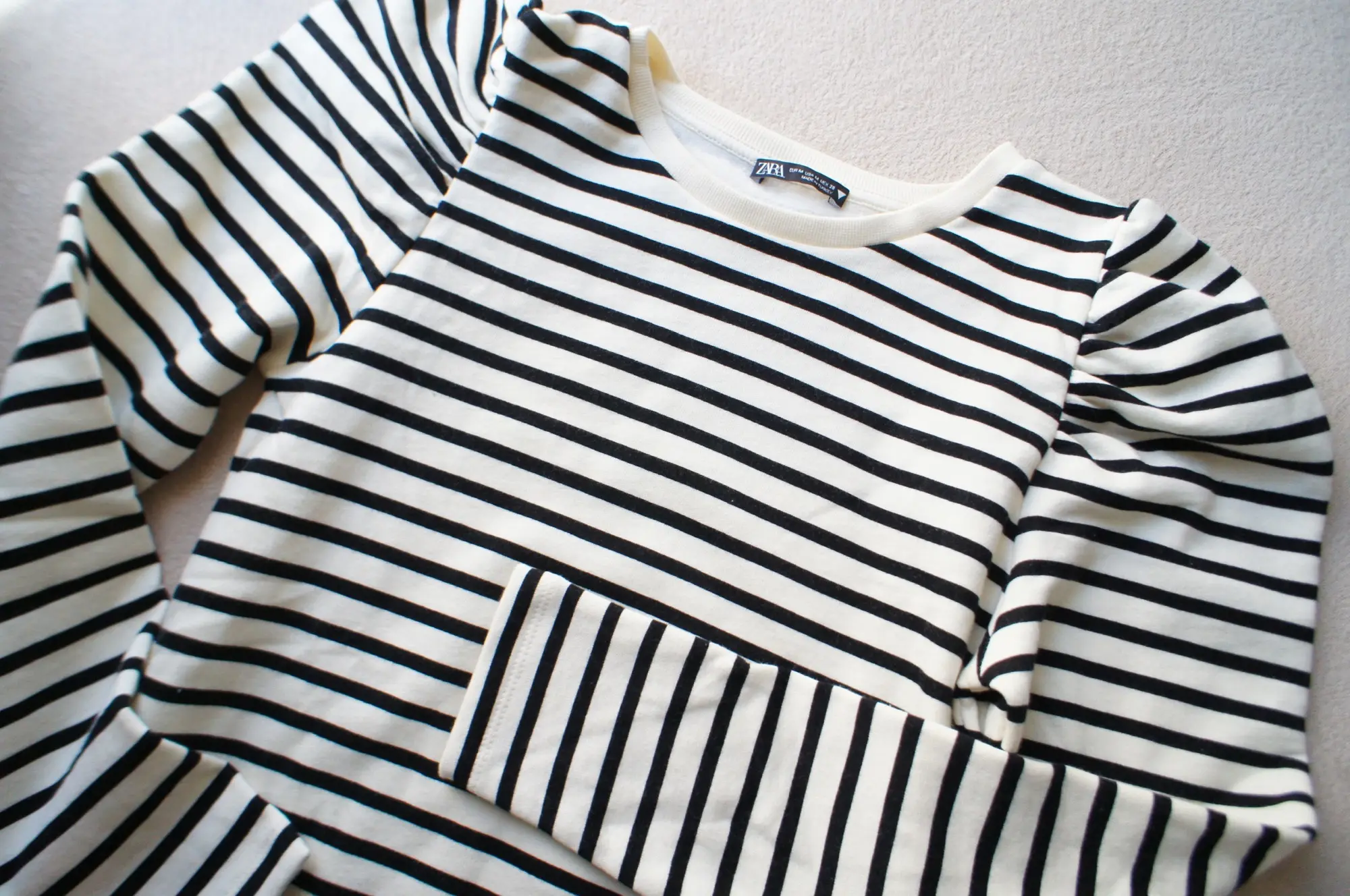 《#ザラジョ 必見❤️》今すぐ使える!【ZARA】バルーンスリーブスウェットシャツが可愛すぎる☻_2